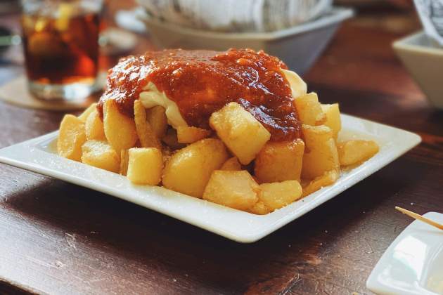 Patates fregides braves / Nacho Carretero Molero - Unsplash Patates fregides braves / Nacho Carretero Molero - Unsplash