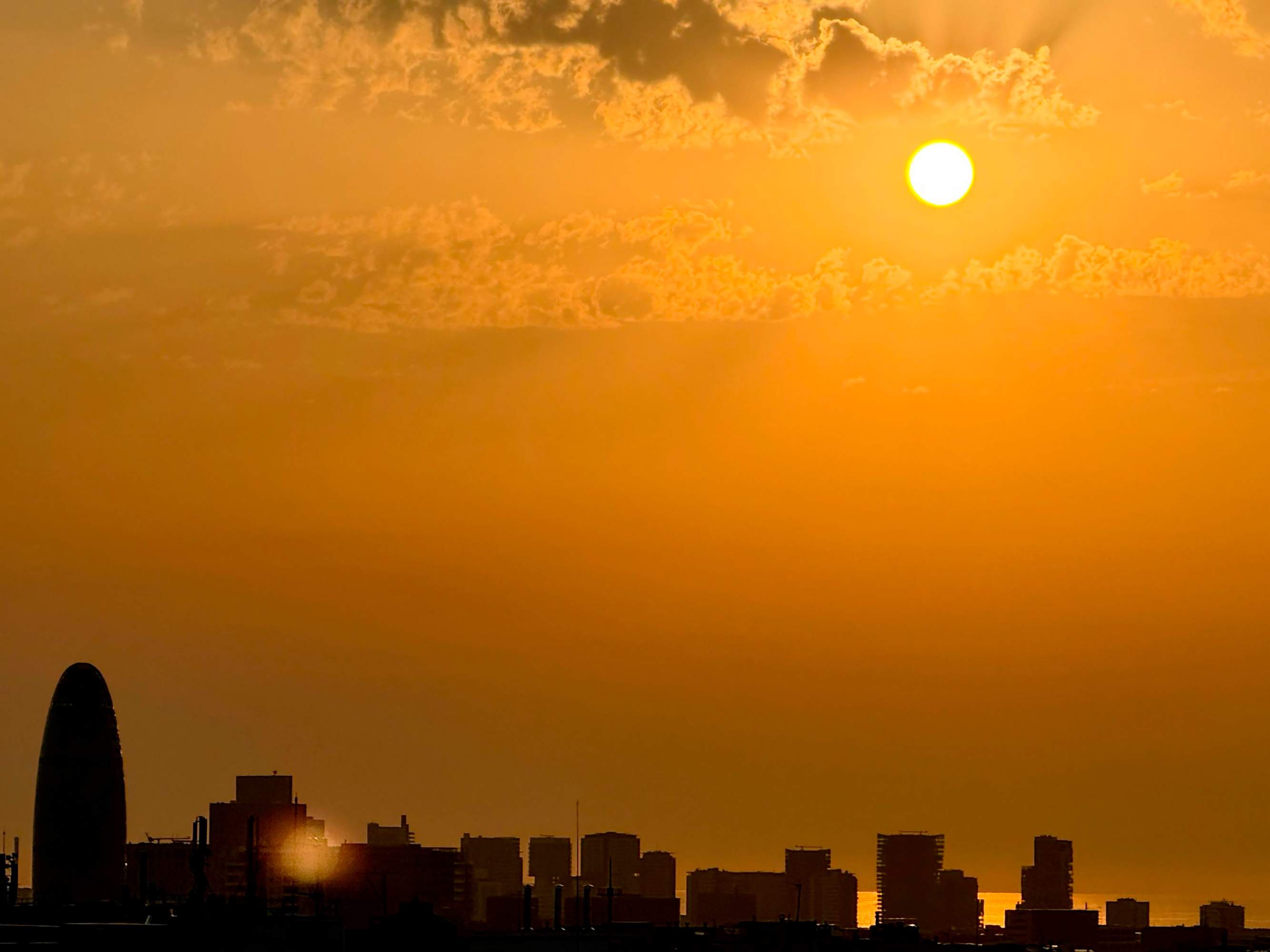 Catalunya es prepara per a la segona onada de calor de l'estiu: atenció als incendis