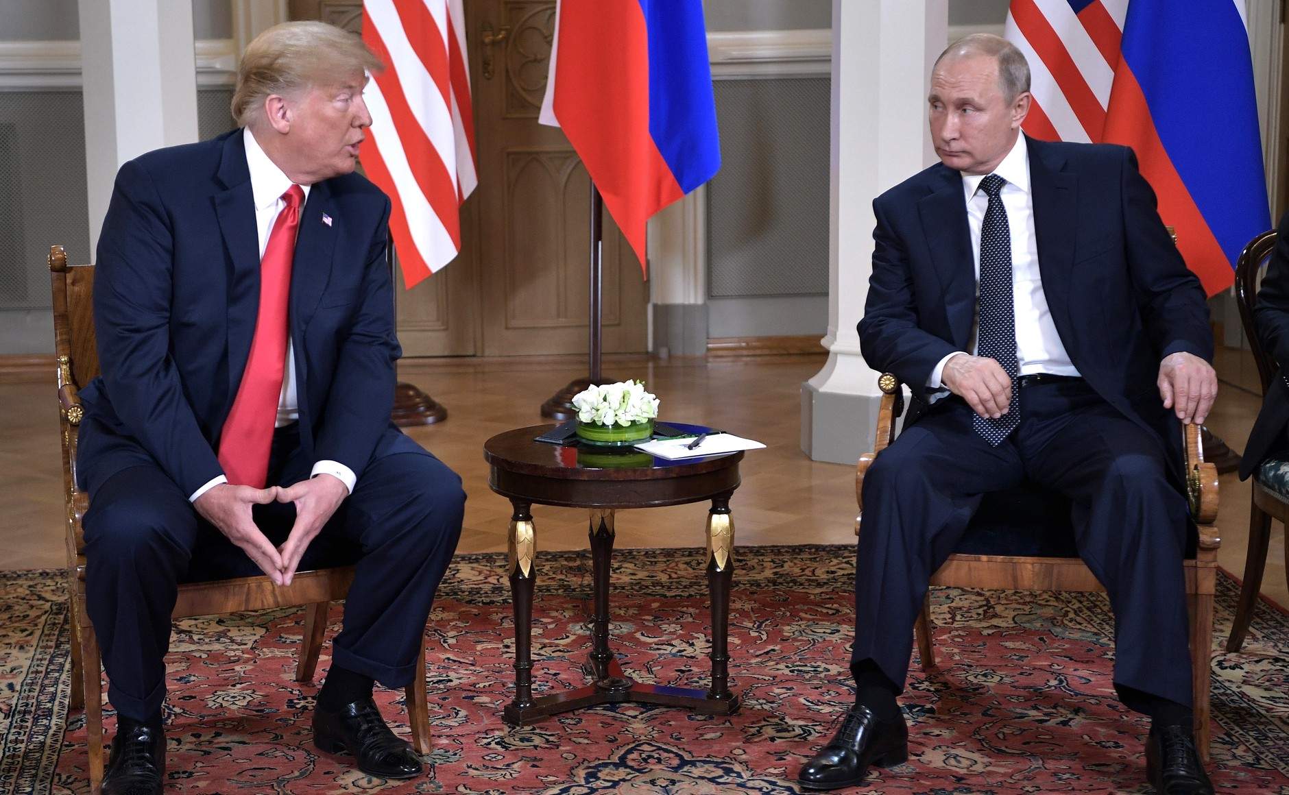 Trump i Putin acorden reunir-se per parlar d'Ucraïna en la seva primera trobada des del 2019