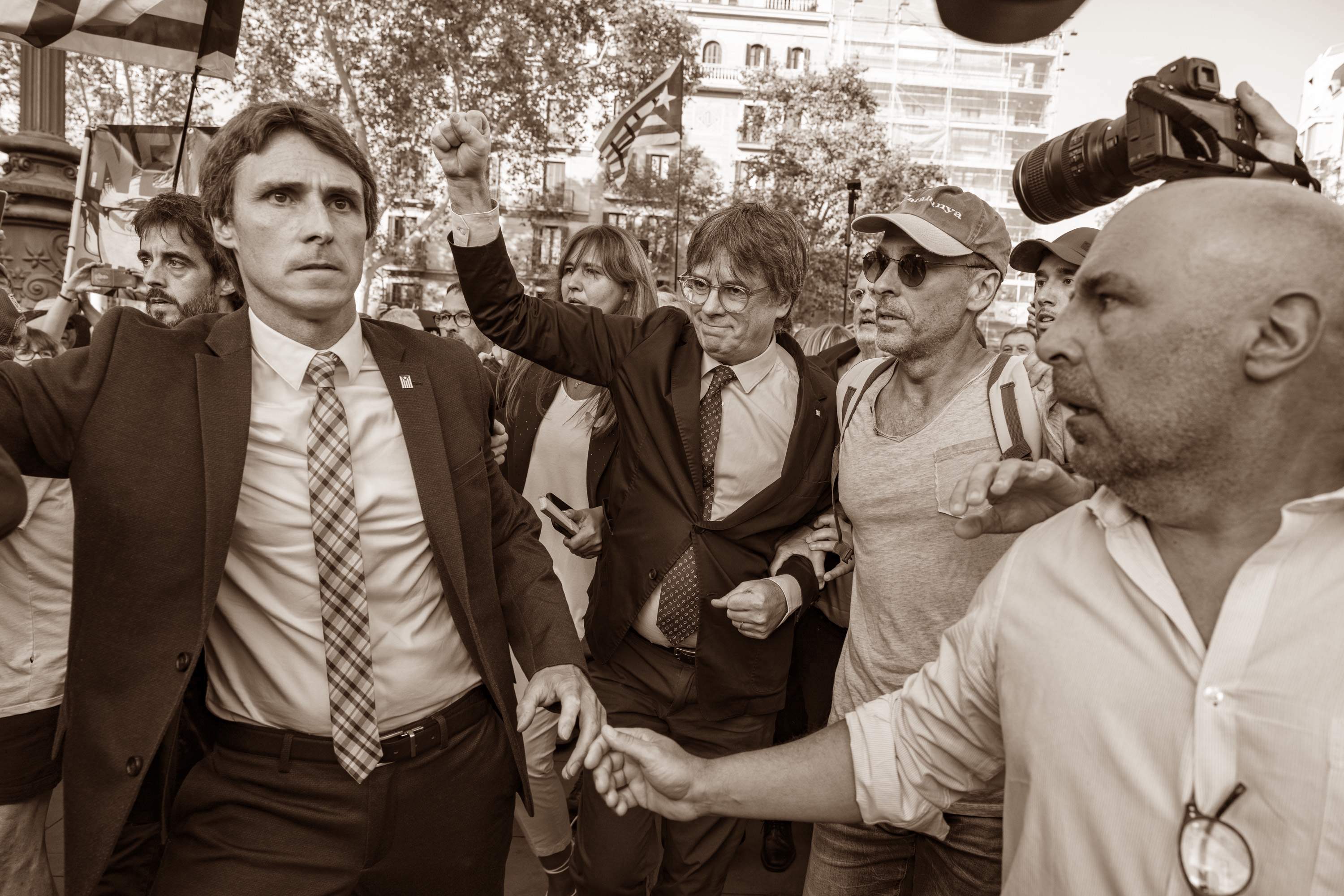 Las portadas | Puigdemont vuelve (a la portada de 'El Mundo')… con permiso de Netanyahu