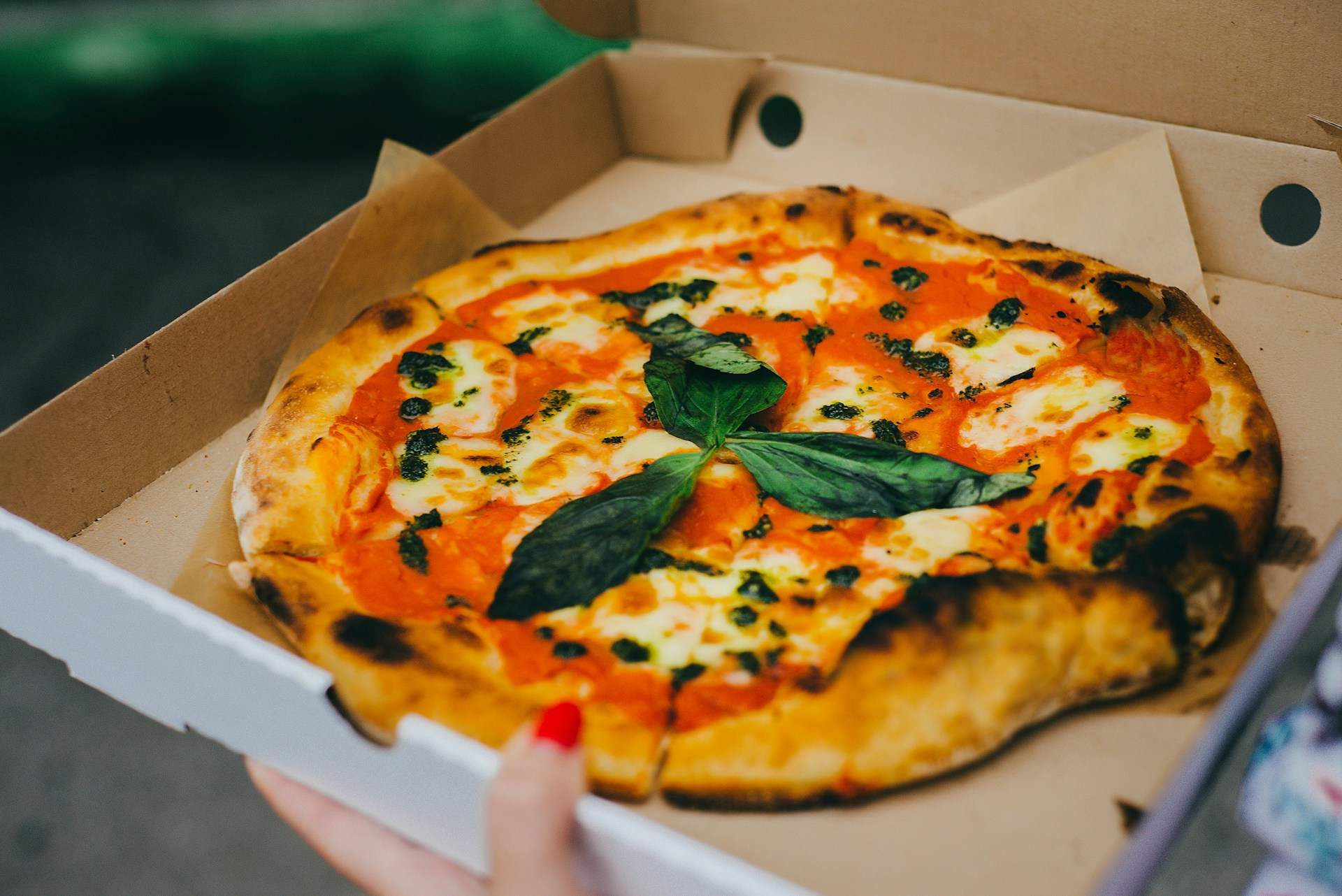 Esta es la técnica perfecta para estirar la masa de la pizza: palabra de italiano