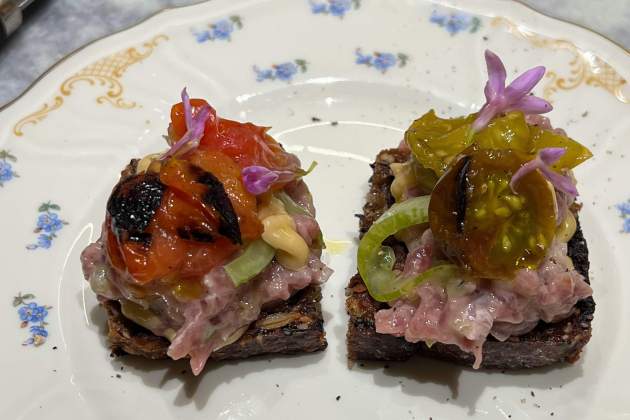 Tostada de aguja|alfiler de pato en el restaurante Pompa / Foto: Rosa Molinero Trias