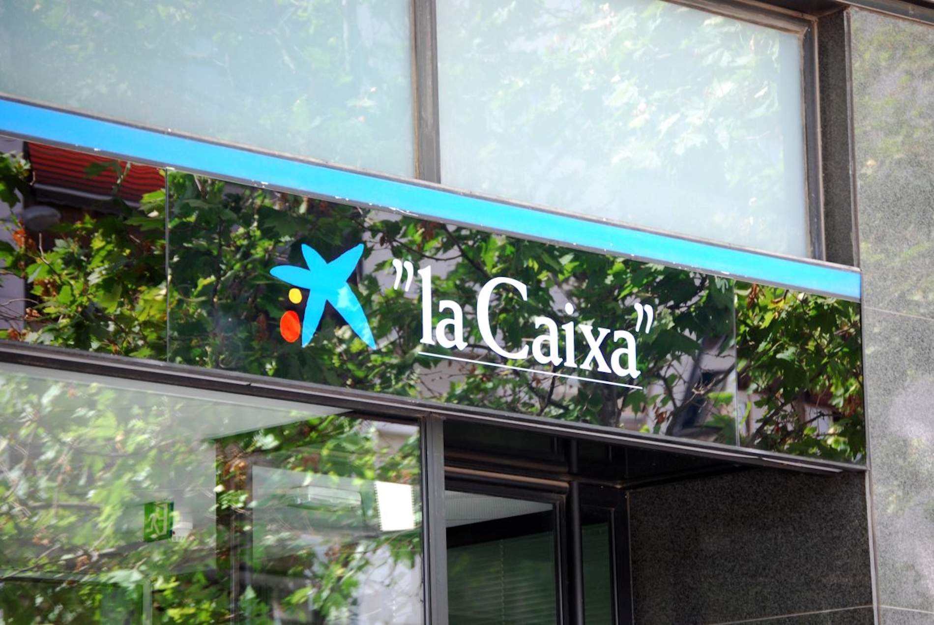 La IA revoluciona la atención al cliente en grandes empresas de banca, 'retail' y moda