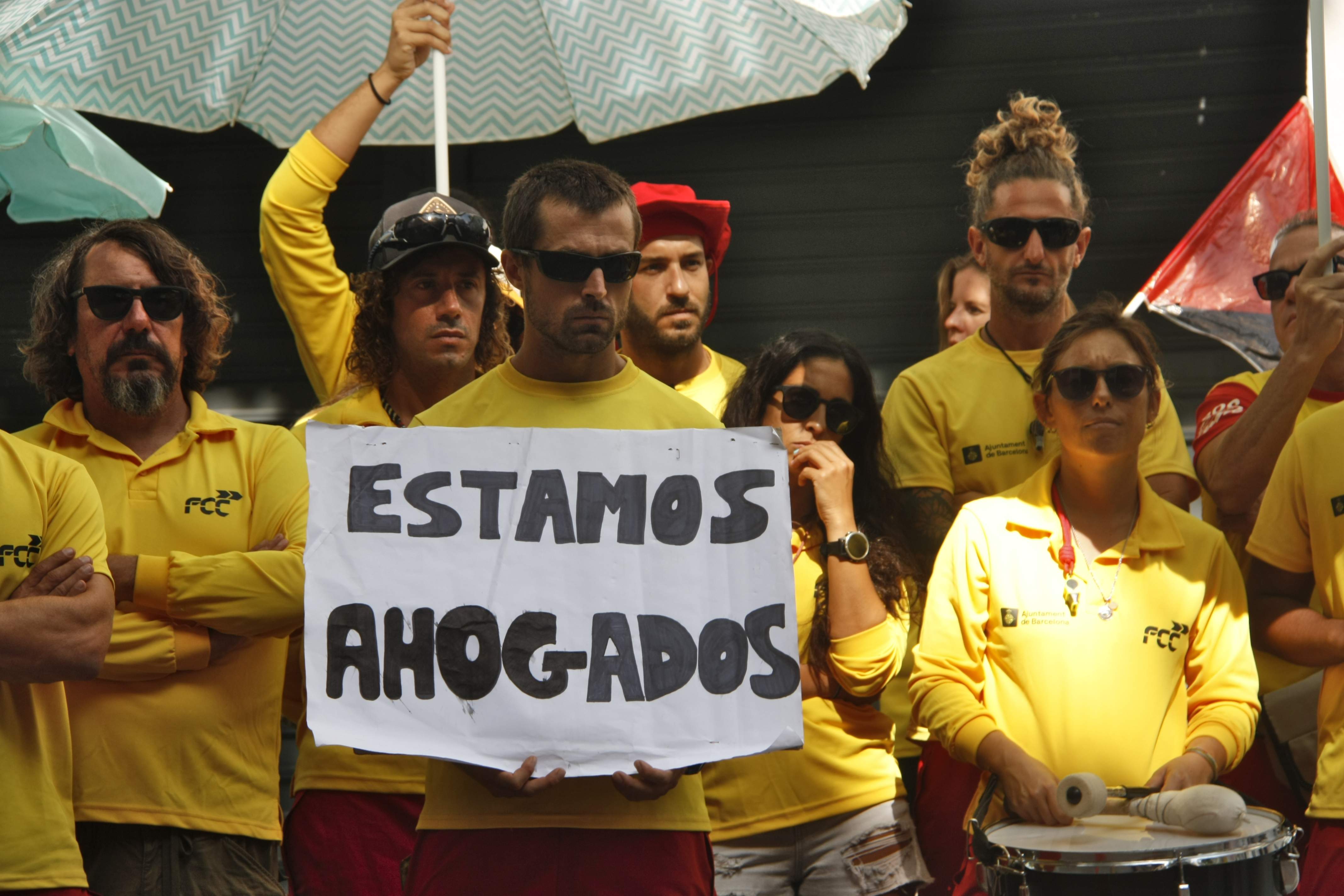 La vaga de socorristes genera “preocupació” a l’Ajuntament de Barcelona en un moment crític  de l’any