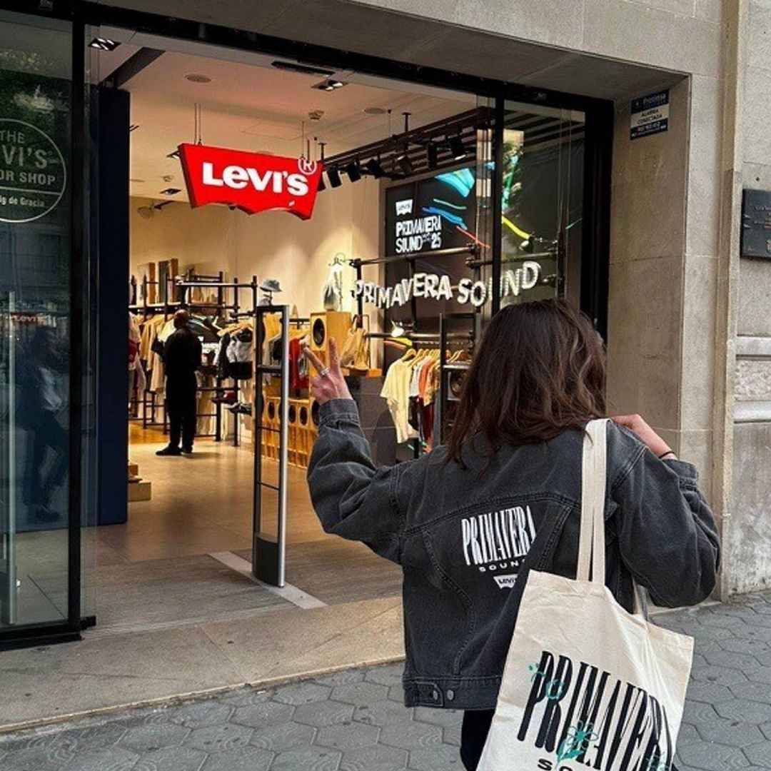 La samarreta Levi’s que arrasa als armaris masculins i que avui et pots endur amb descompte