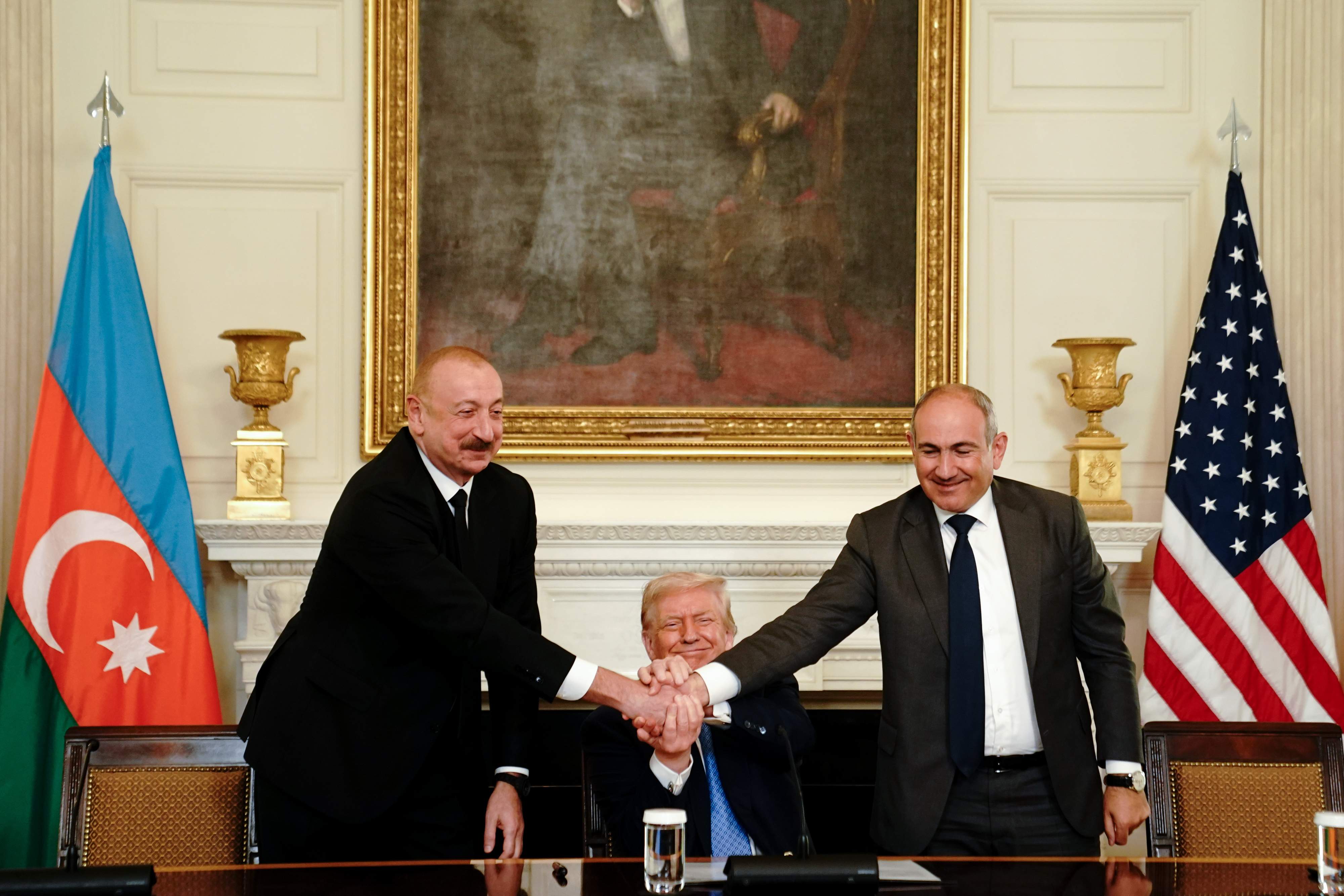 Trump alimenta la seva carrera cap al Nobel de la Pau posant fi a la guerra entre Armènia i Azerbaidjan