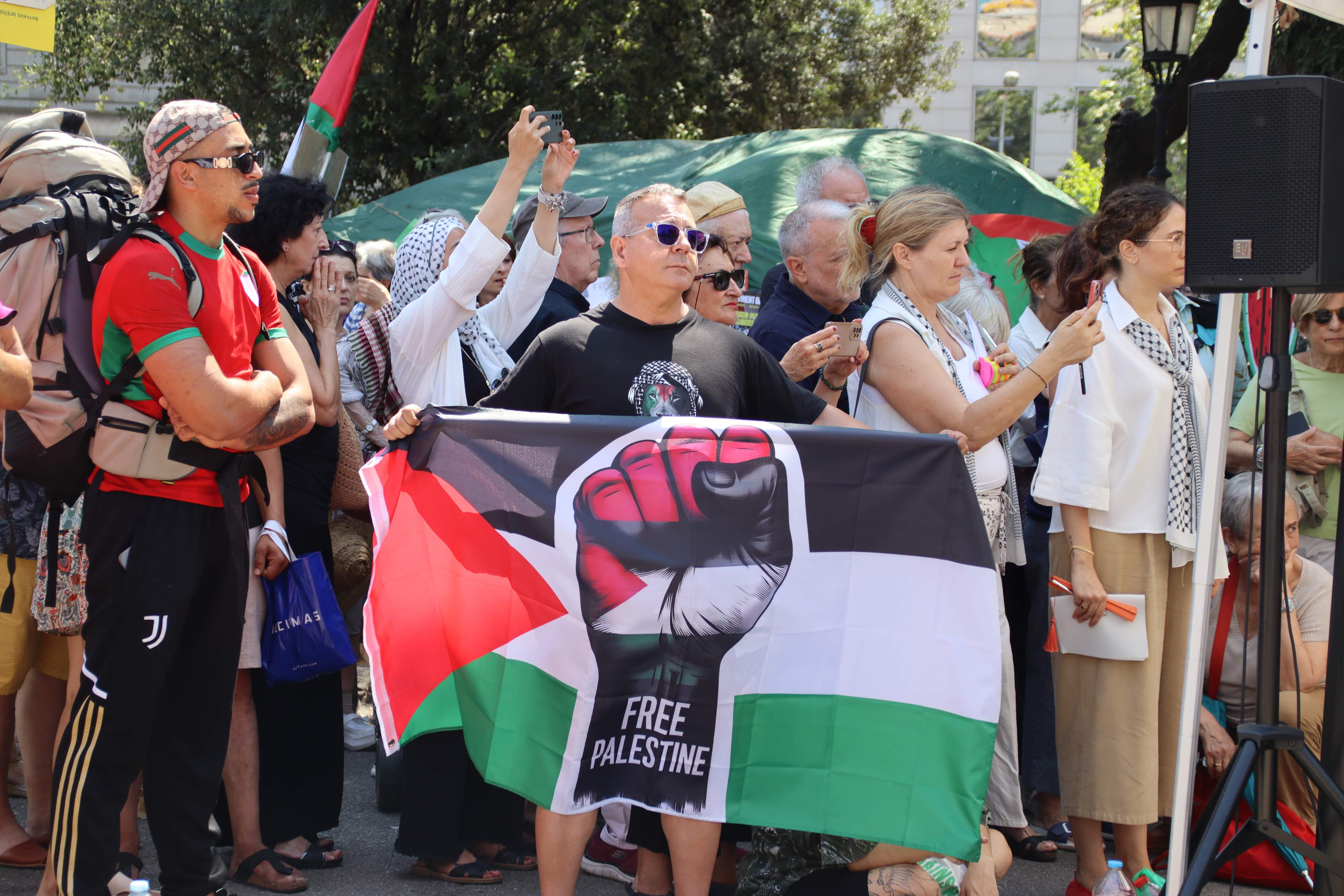Recordats un per un els 18.000 nens i nenes assassinats a Gaza en el memorial ‘la infància enterrada'