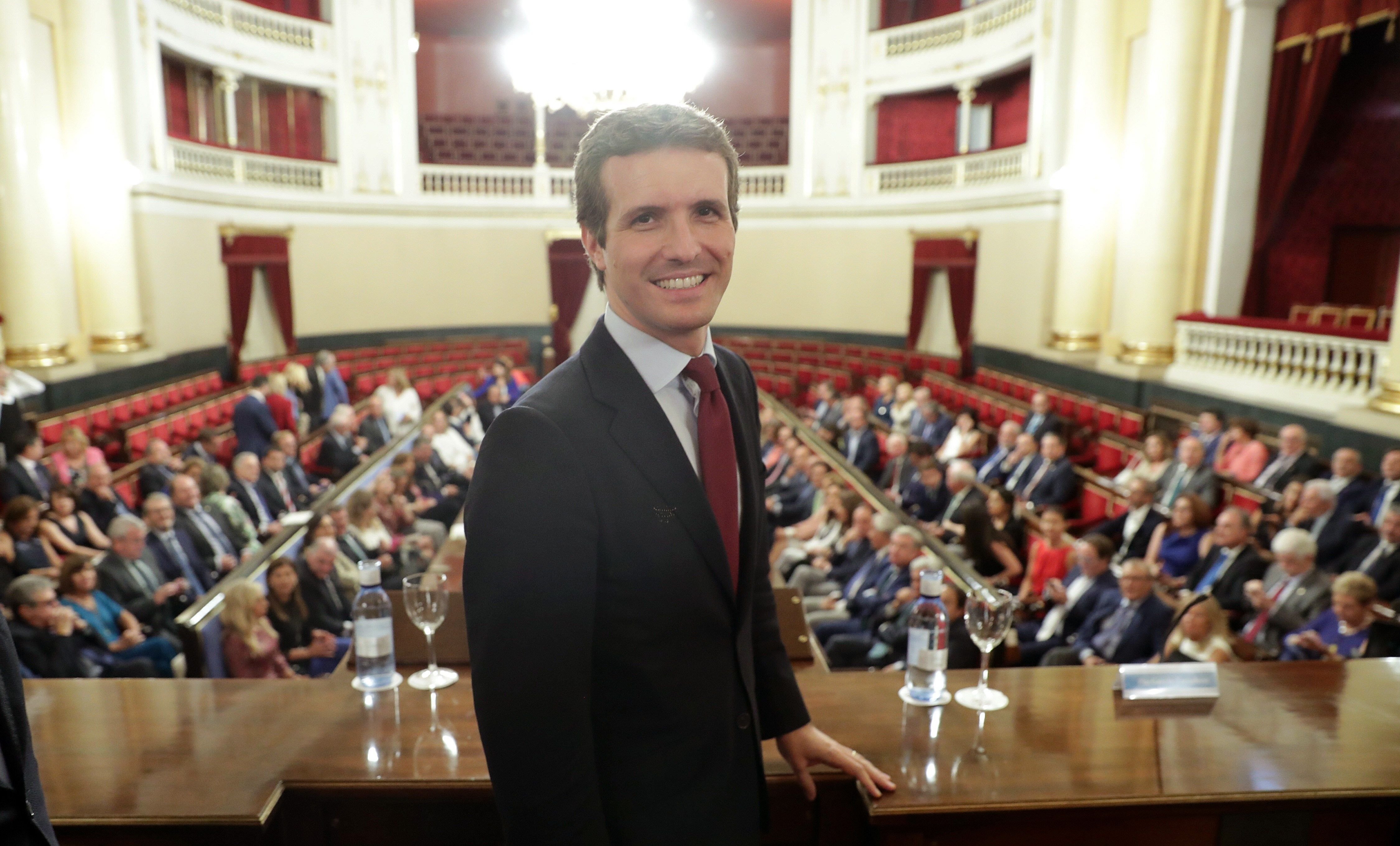 Casado, el proper a dimitir? Podemos ja el posa a la picota