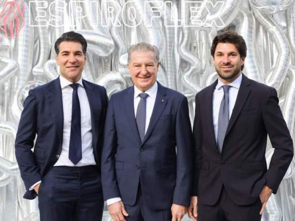 José Bruno Sánchez, fundador y consejero|conseller delegado de Expiroflex, con sus hijos Bruno y Mario.