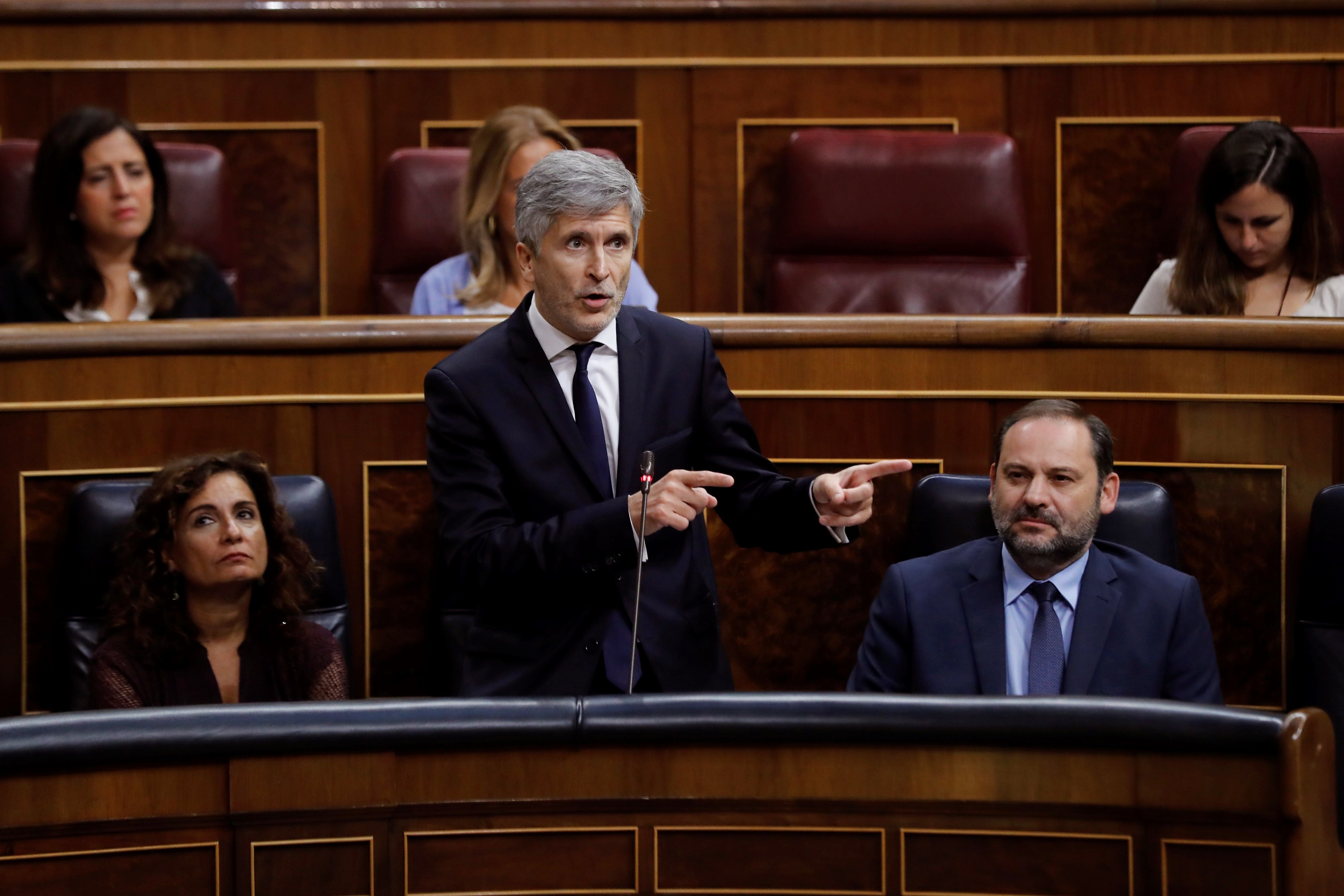 Marlaska avisa que Puigdemont sería detenido si testificara en el Supremo