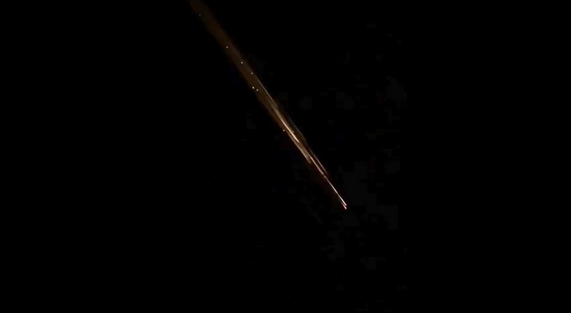 L'espectacular bola de foc que ha creuat el cel d'Espanya: no era un meteorit | VÍDEO