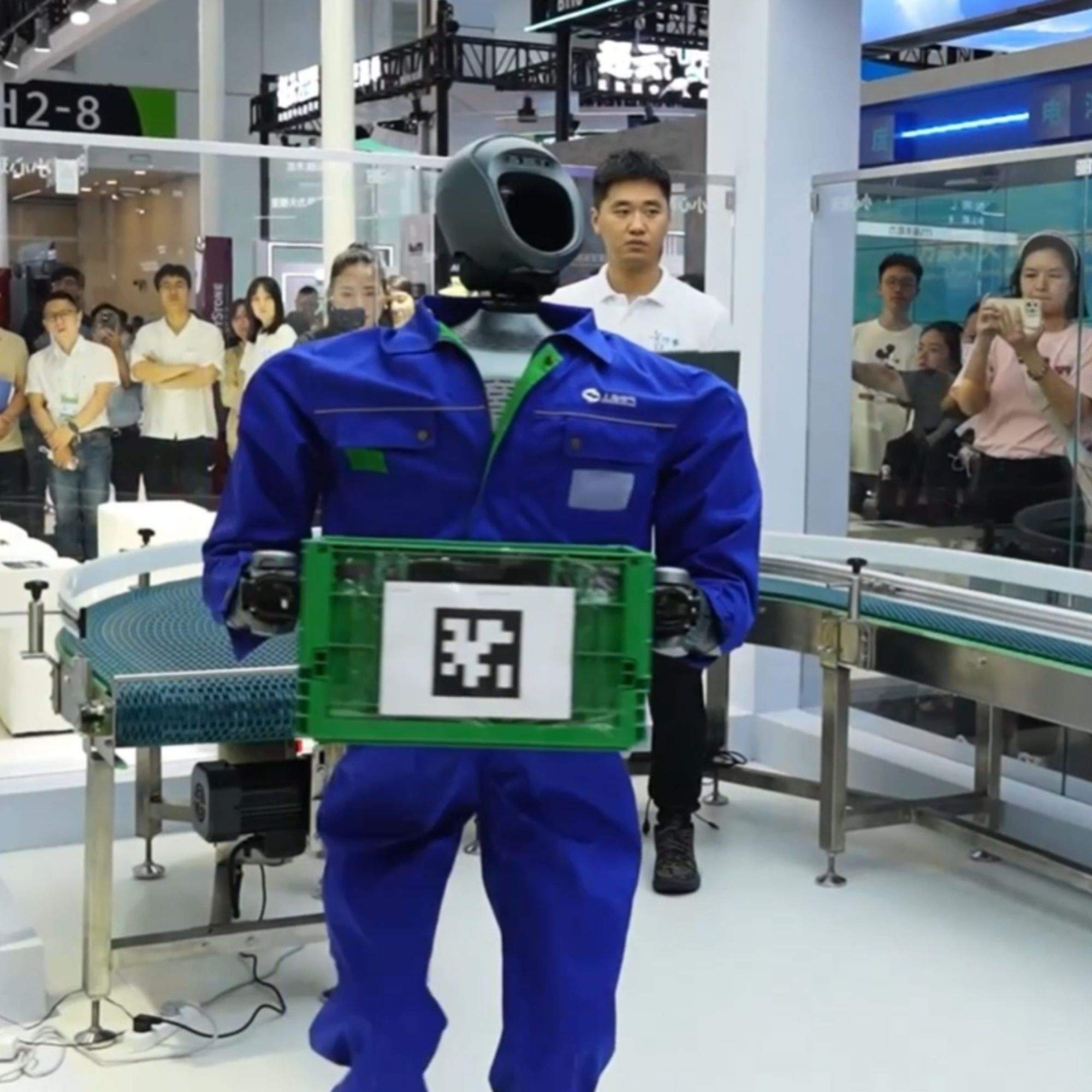 La Xina presenta un robot humanoide amb cervell: és capaç d'executar 275 bilions d'operacions per segon