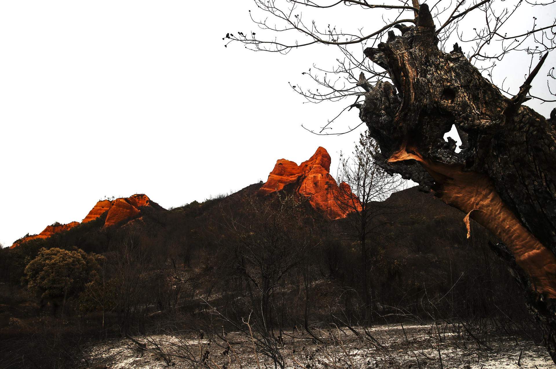 consequencies incendi las medulas lleo / EFE