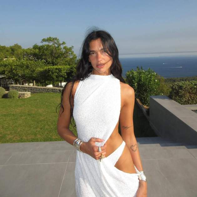 El vestit Jacquemus que ha lluit Dua Lipa a Eivissa / Instagra,