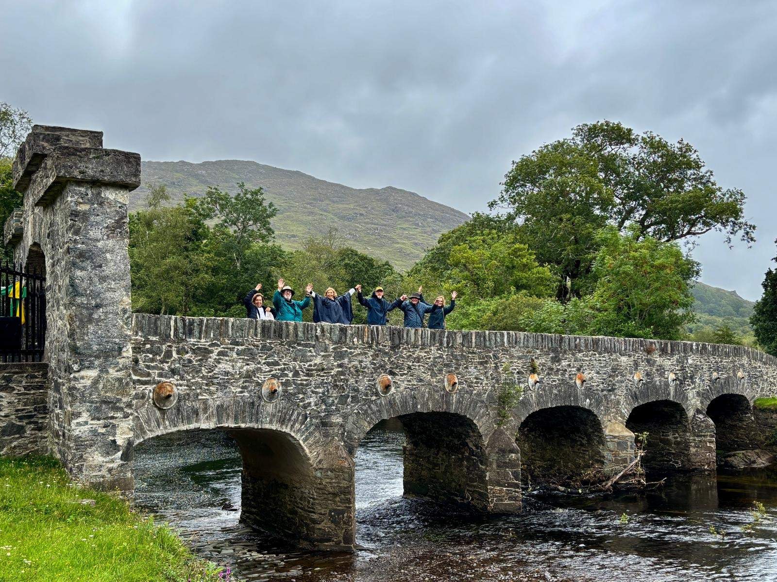Parc Natural de Killarney. Part del grup sobre el pont de Old Weir Bridge / Cedida: Rosa Moret