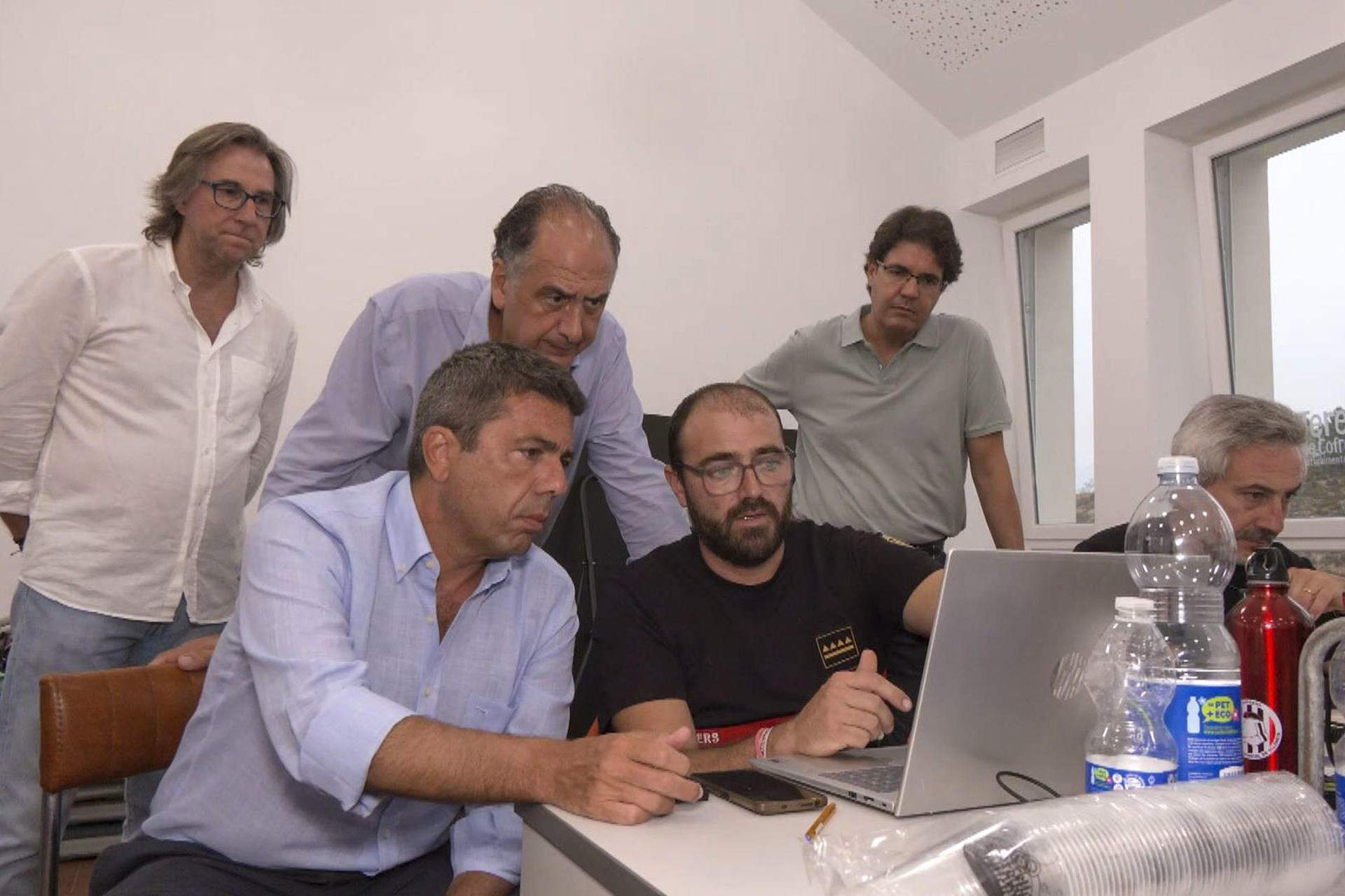 Carlos Mazón, escridassat a Teresa de Cofrents en ple incendi forestal: "Assassí"