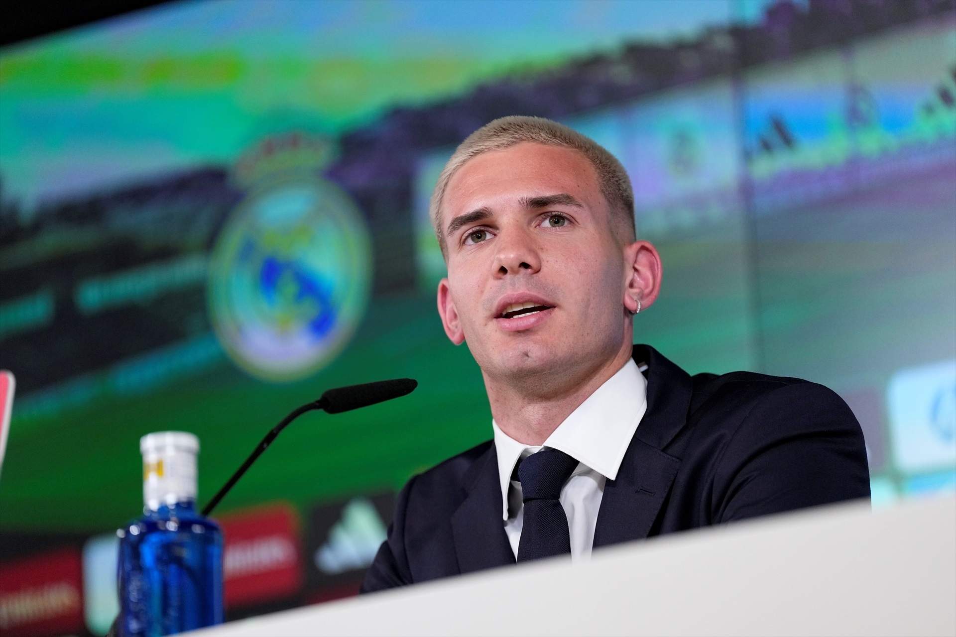 Mastantuono, en su presentación con el Madrid: "El mejor jugador del mundo es Messi"