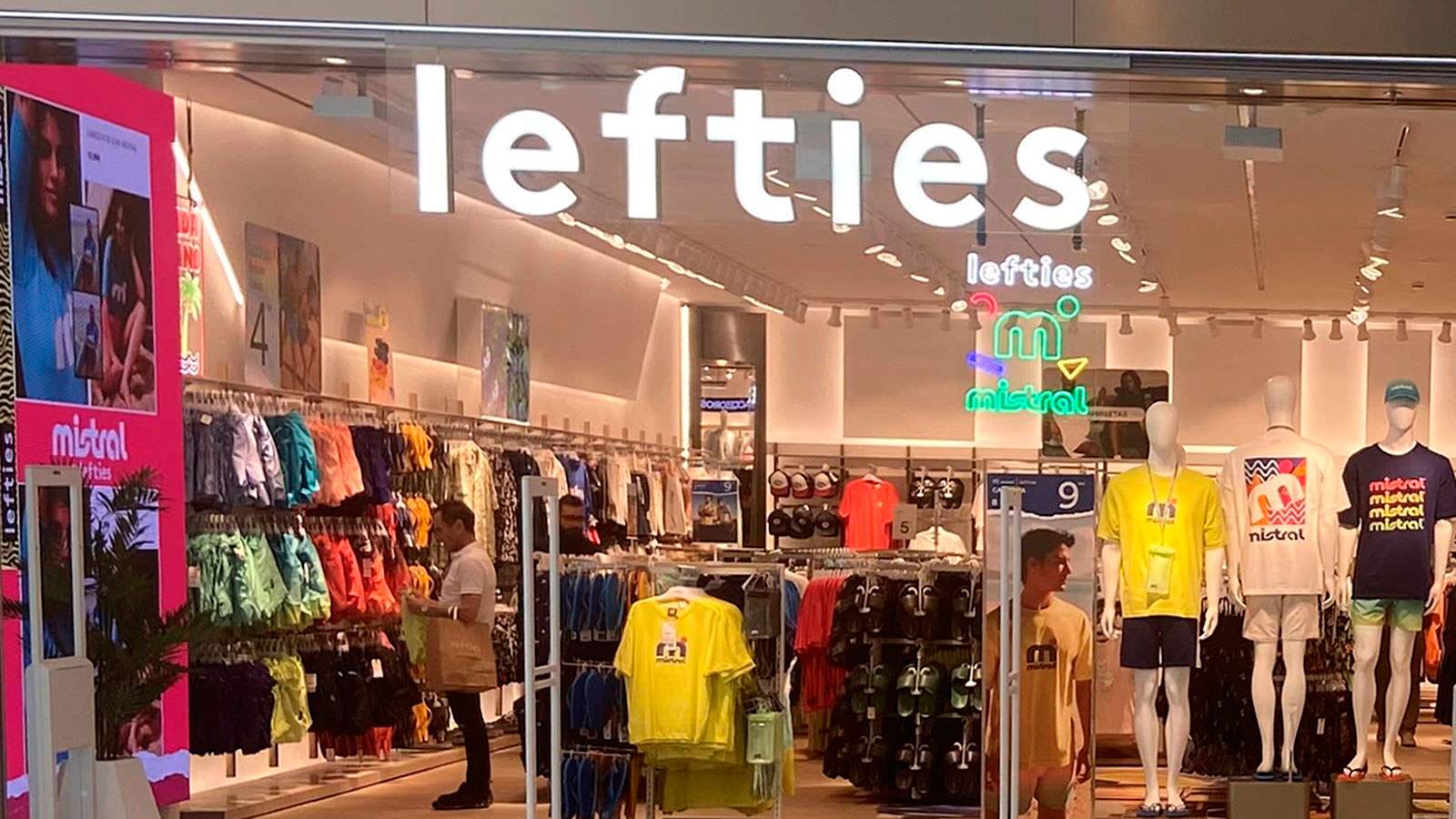 El short mom fit de Lefties que mezcla nostalgia noventera y comodidad total