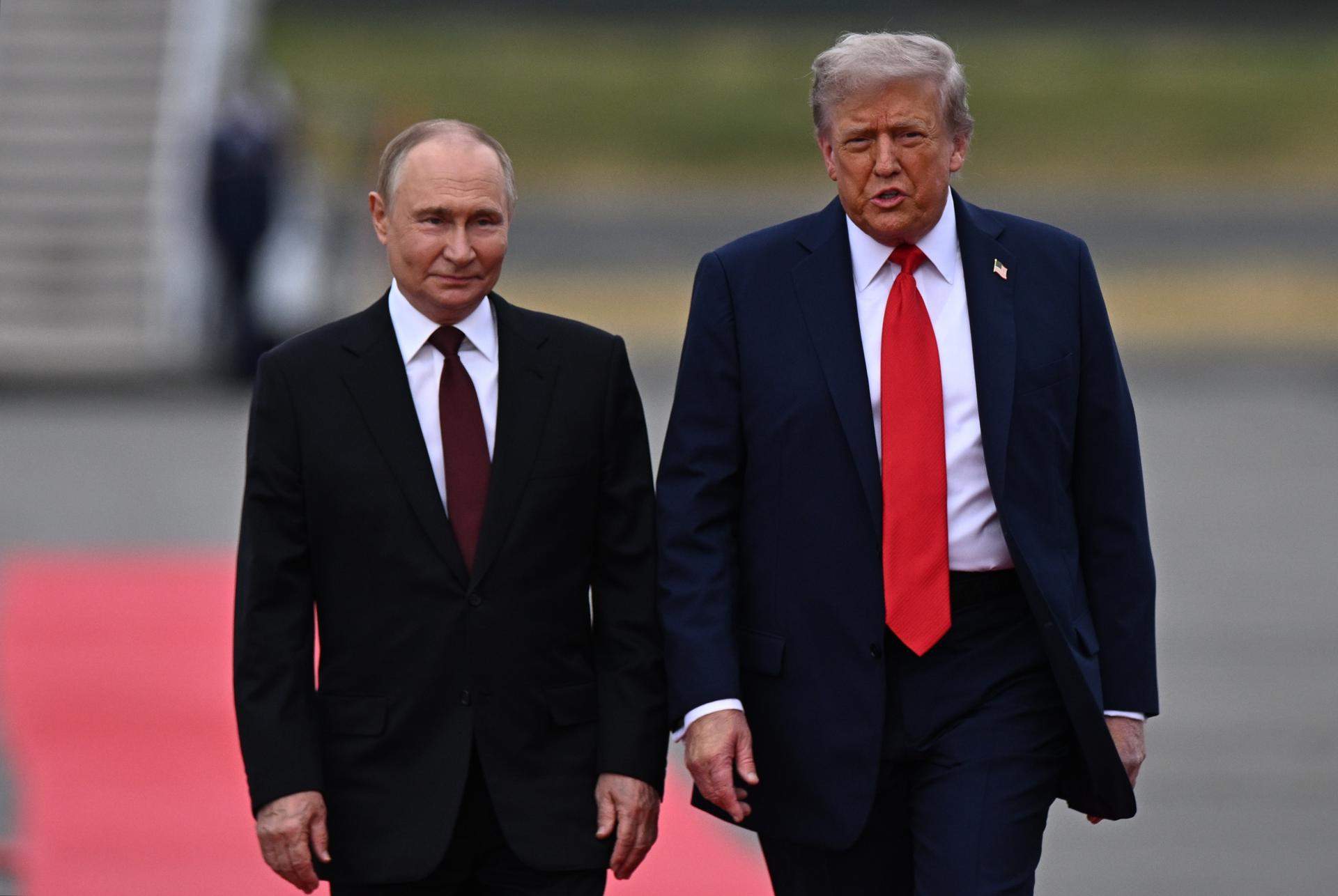 Creus que Putin surt reforçat de la reunió amb Trump?