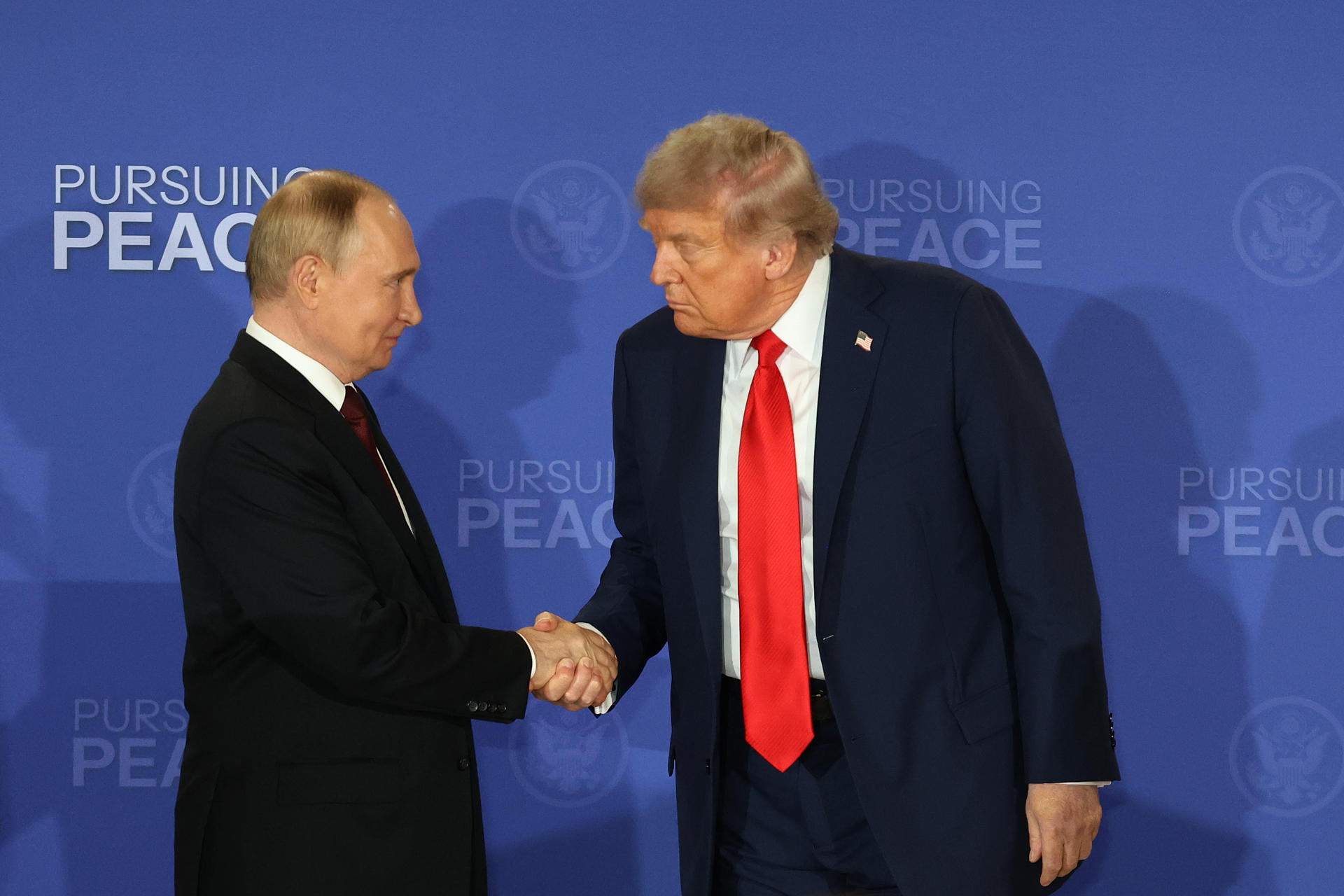Trump i Putin, sense acord d'alto el foc a Ucraïna després d'una trobada "extremadament productiva"