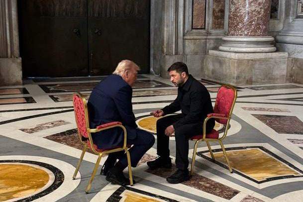 Trump i Zelenski durant el funeral del papa Francesc / Europa Press