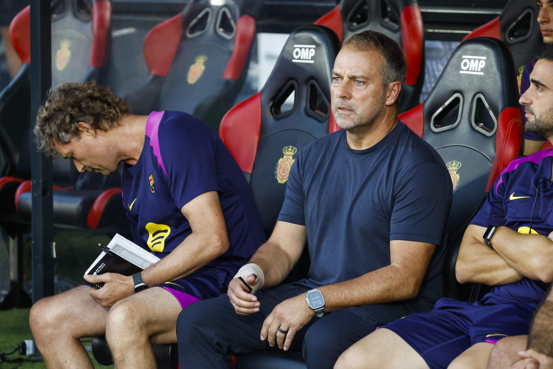 Flick li ha dit a la cara que si es queda no jugarà malgrat haver estat intocable en el Barça