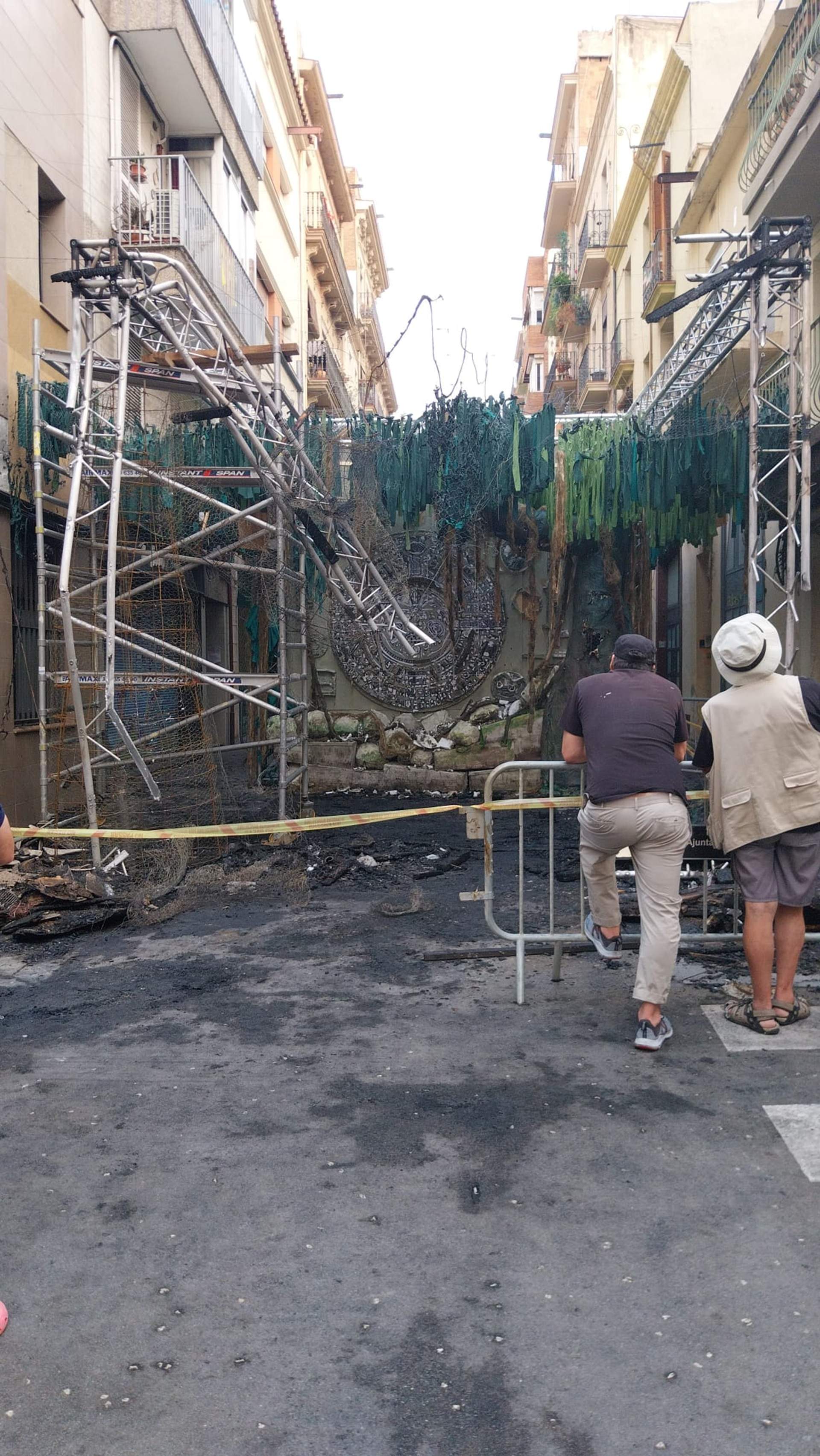 Los bomberos concluyen que no se pueden determinar las causas del incendio de la calle de Verdi