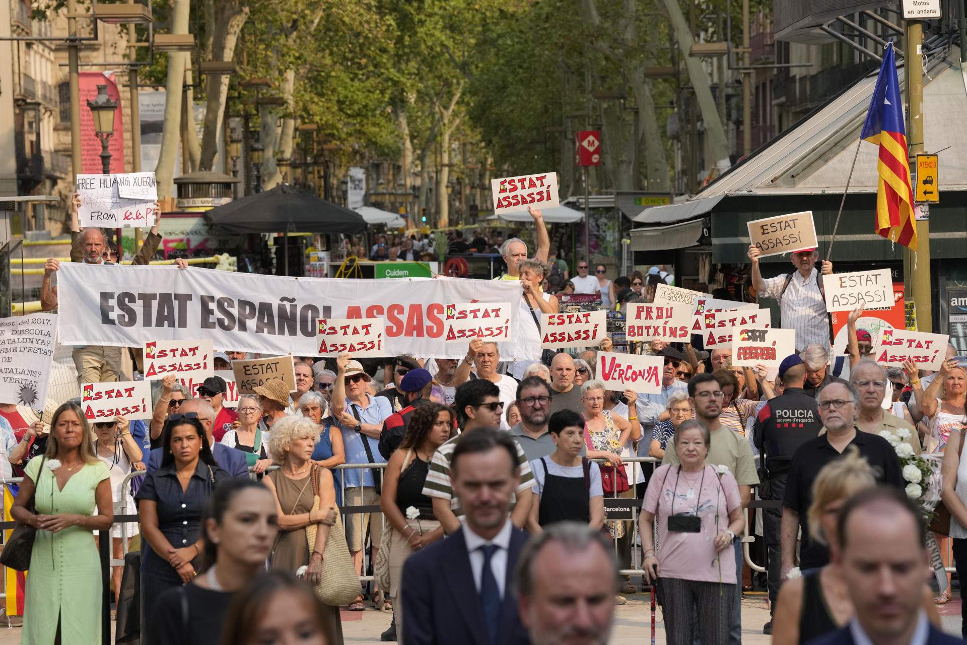 Acto homenaje a los atentados del 17 A en Barcelona (1)