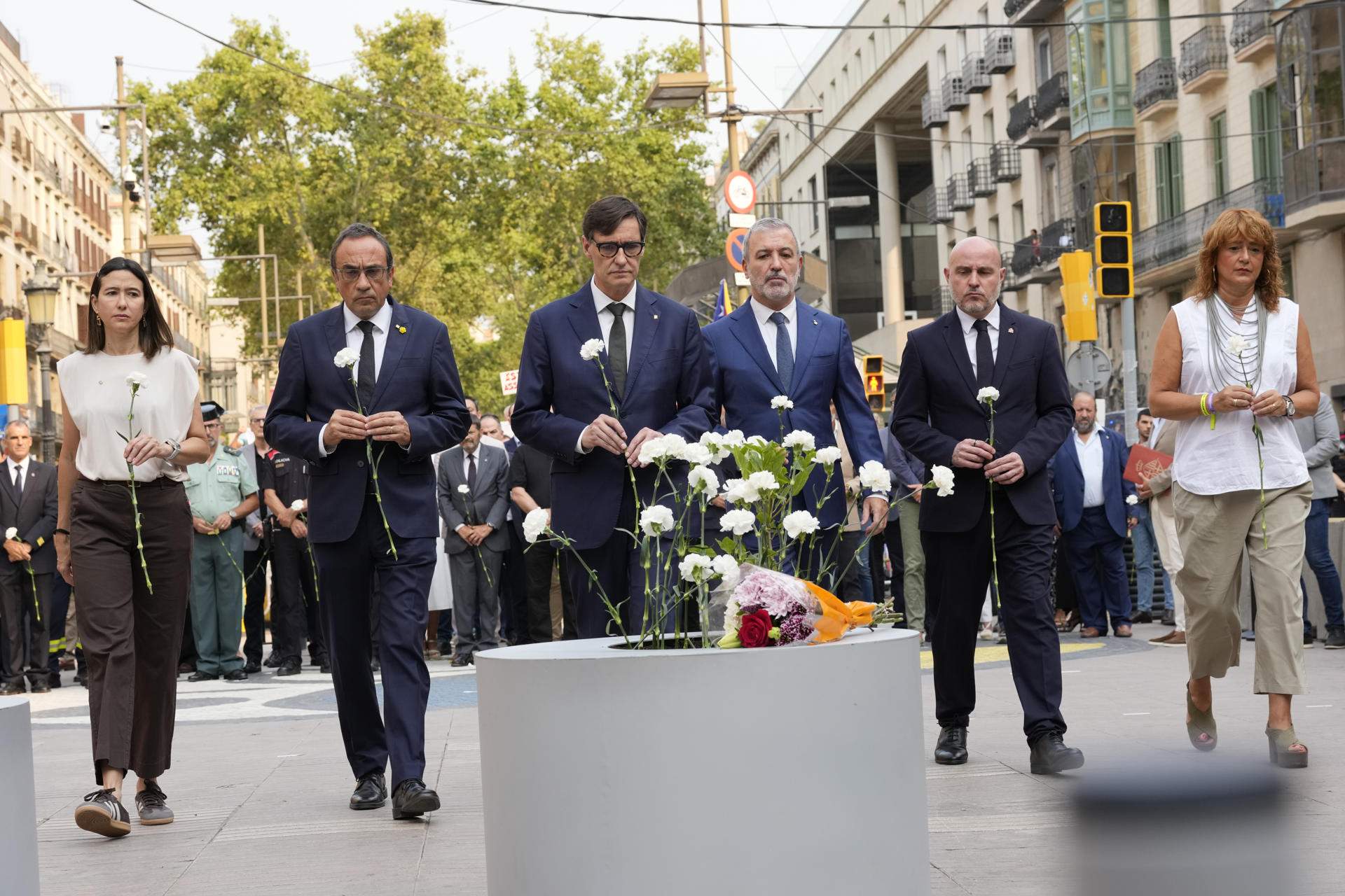 Acto homenaje a los atentados del 17 A en Barcelona (2)