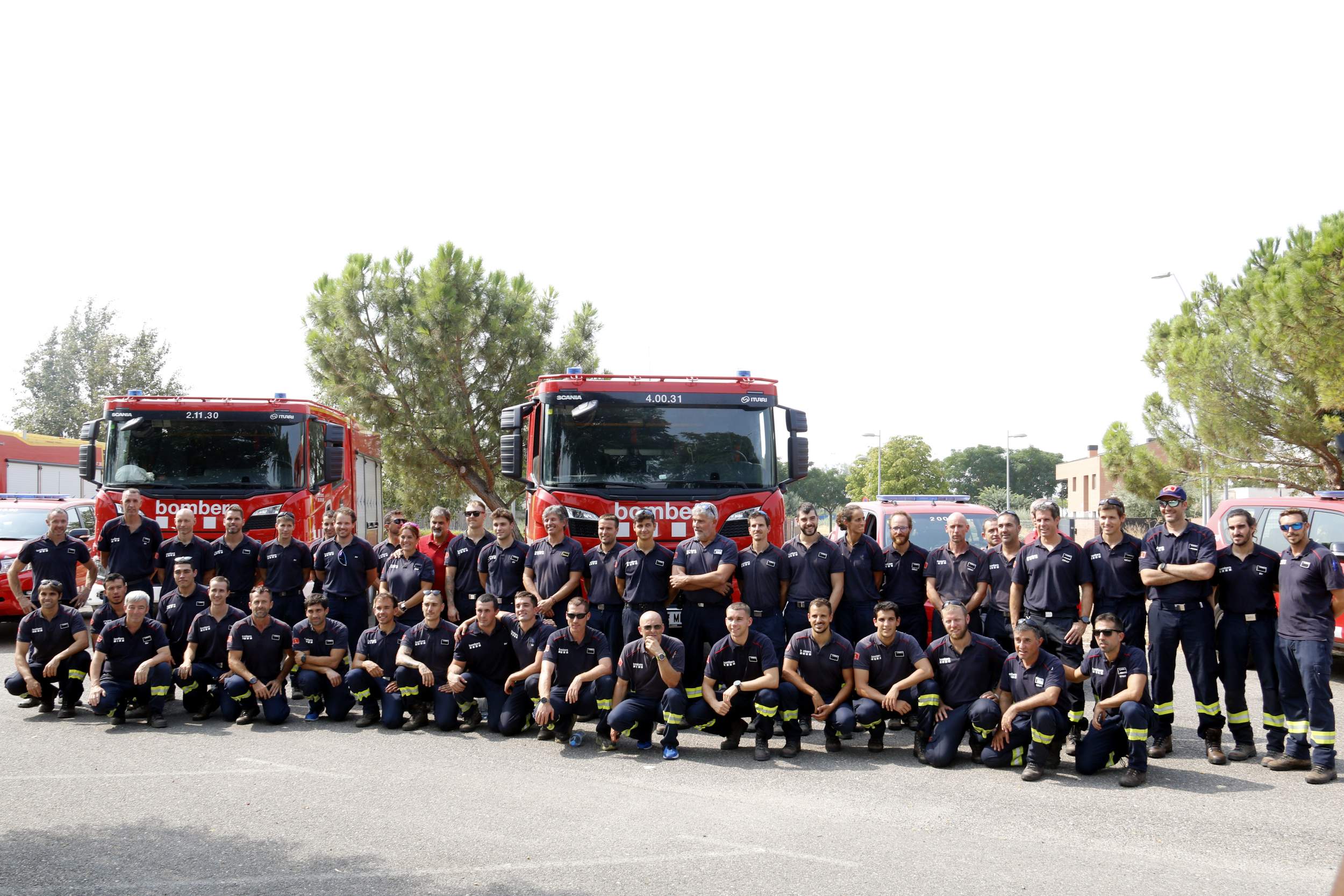 El Govern envia mig centenar de bombers i mitjans terrestres i aeris als incendis de la Península