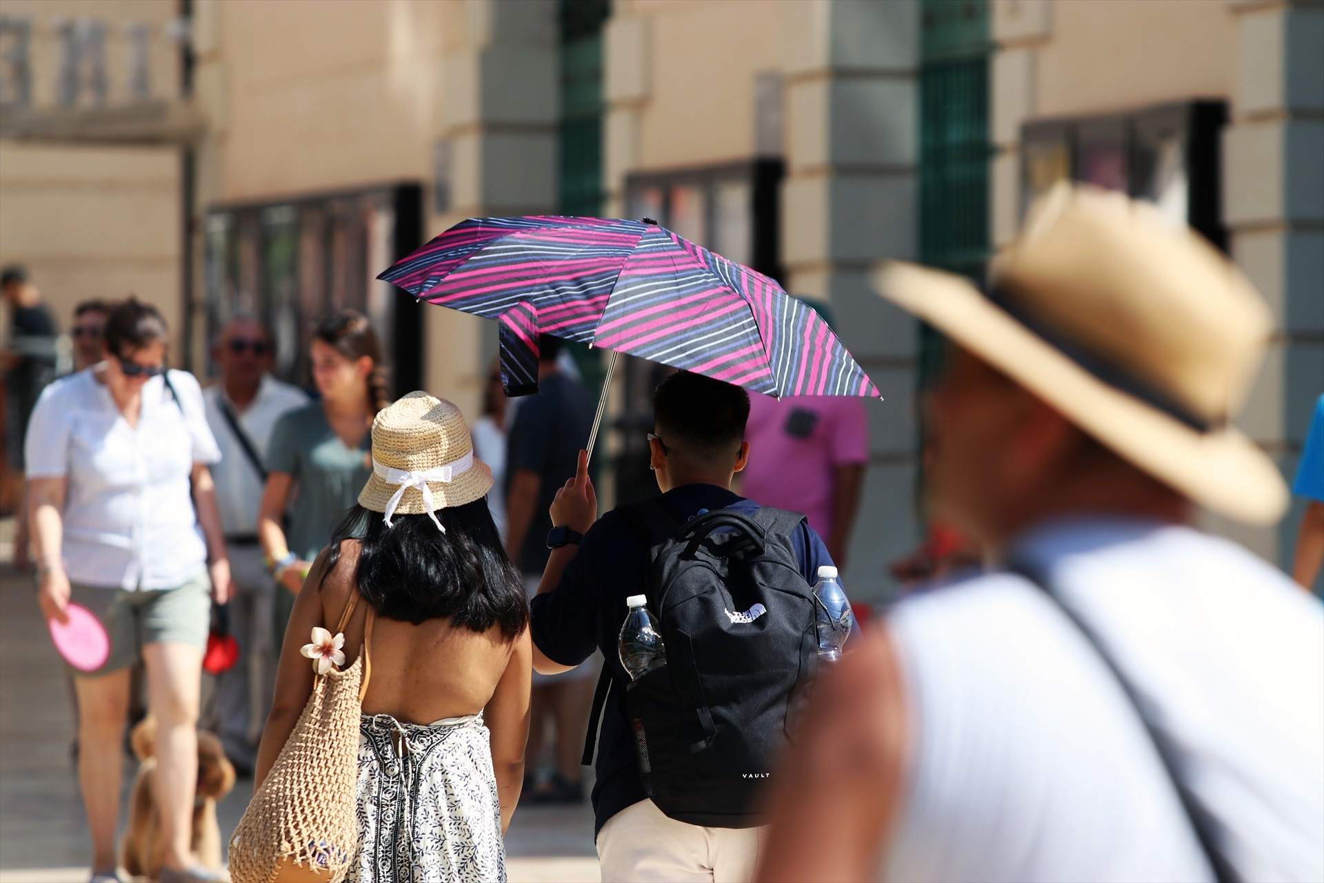 Prop de 110 persones ateses a causa de l'onada de calor a Catalunya