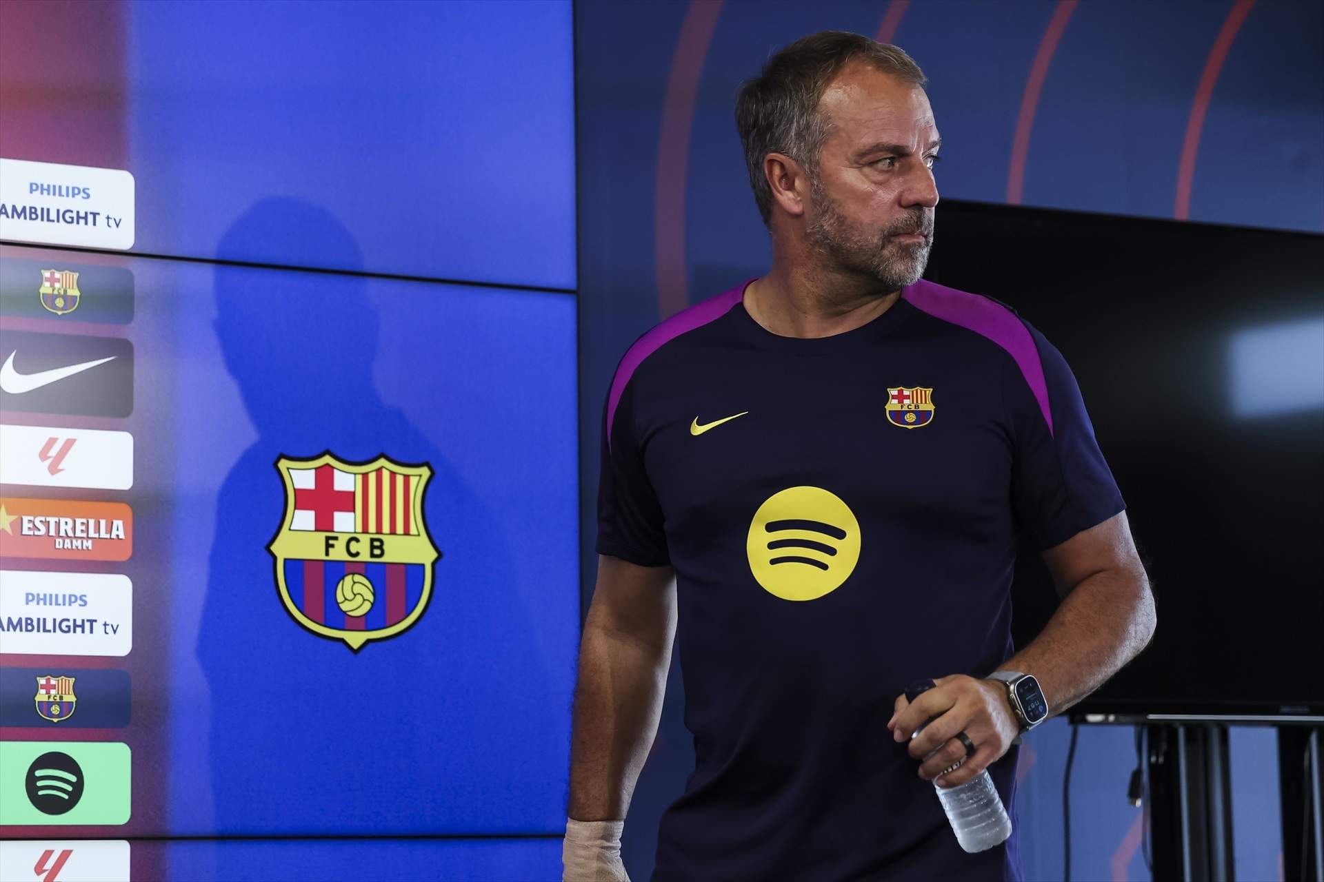 Mà més dura que Flick, la seva mala experiència en el Barça: "No em va dirigir la paraula durant 7 mesos"