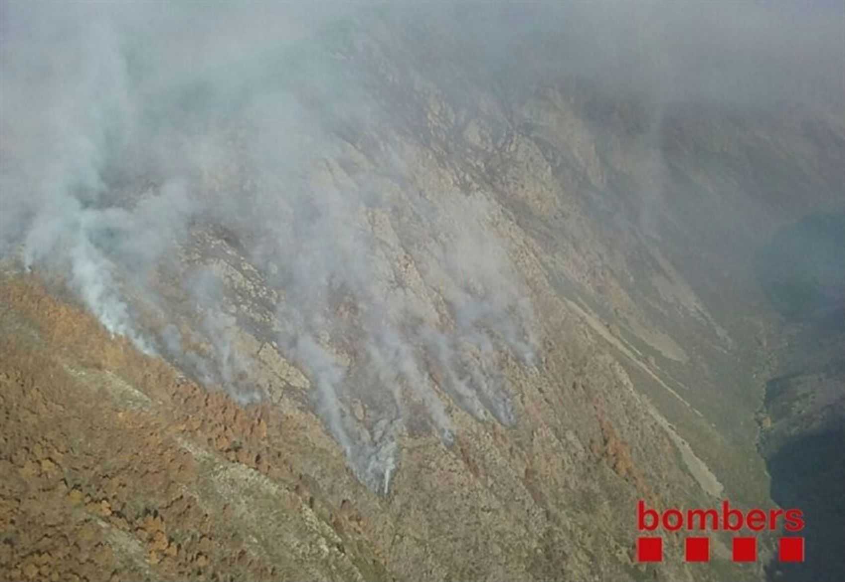 El foc de La Guingueta d'Àneu ha afectat 440 hectàrees