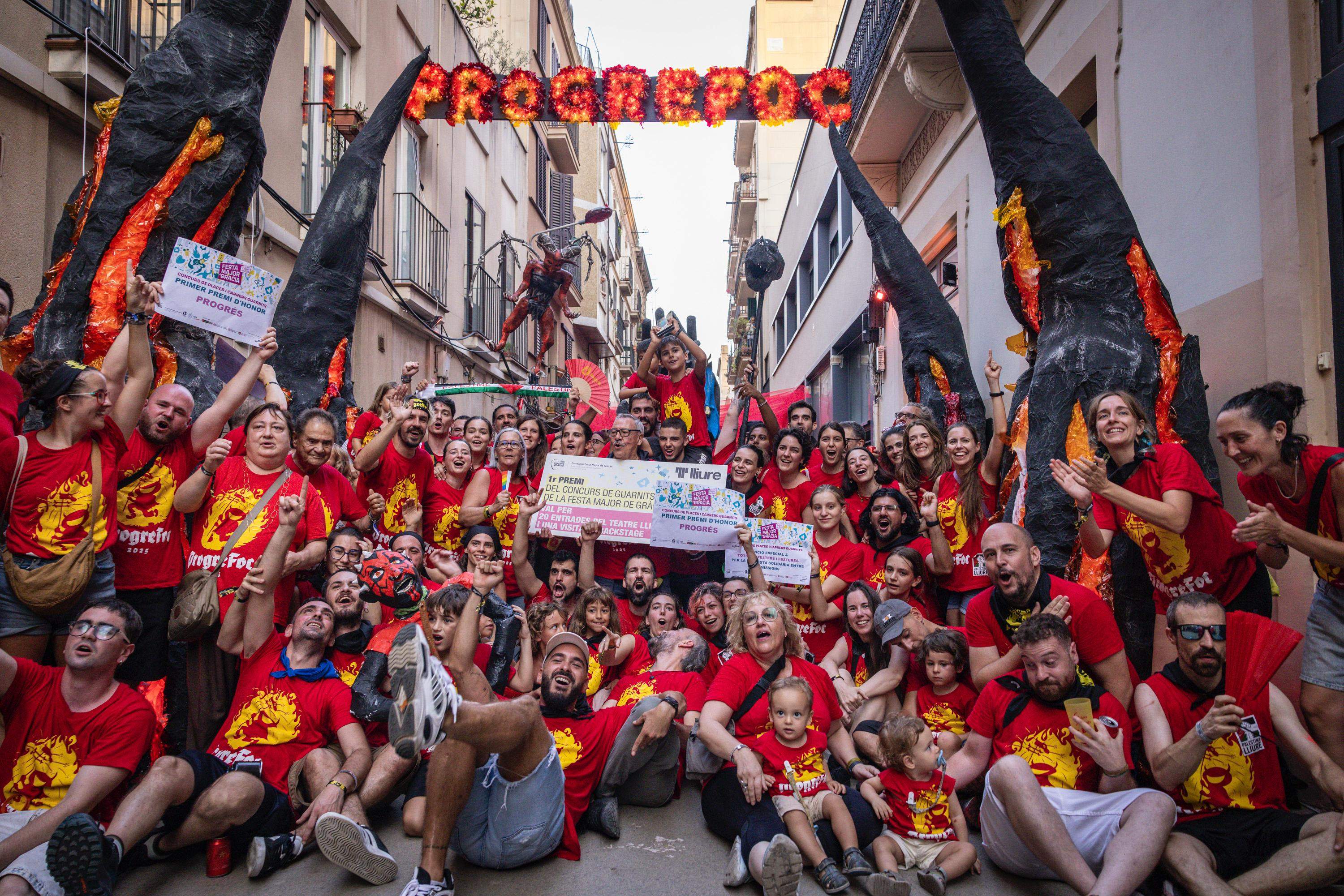 Carrer Progres, guanyador primer premi guarnits Gracia 2025 / Carlos Baglietto