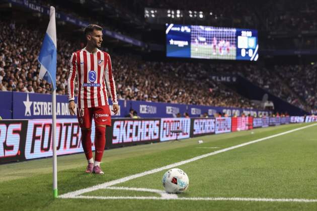 Baena sacando un còrner contra el Español / Foto: Europa Press