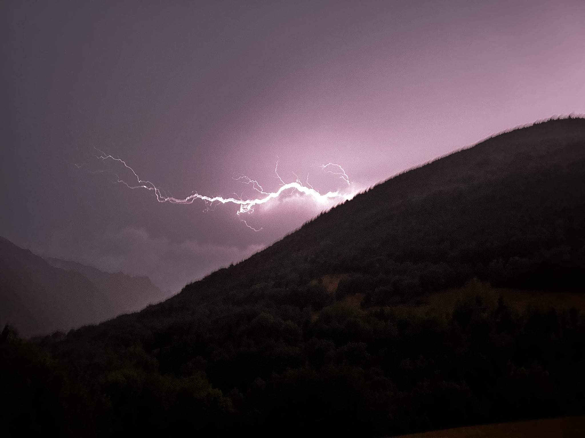 Alerta por tormentas y viento intenso en Catalunya con posibles diluvios en el litoral