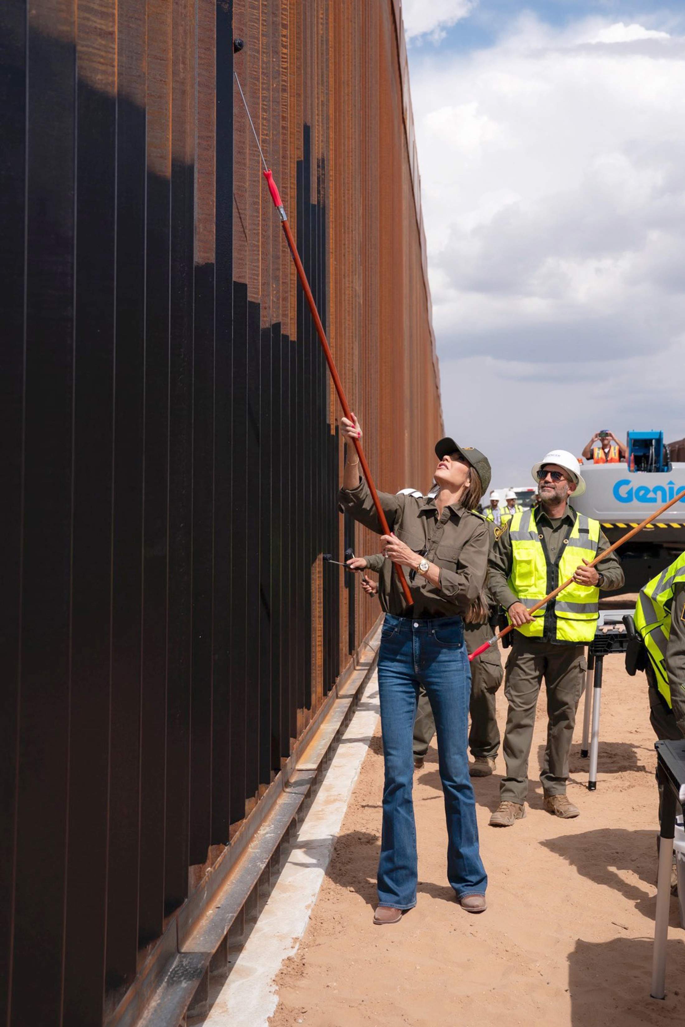 ¿Por qué Donald Trump ha ordenado pintar de negro el muro fronterizo con México?