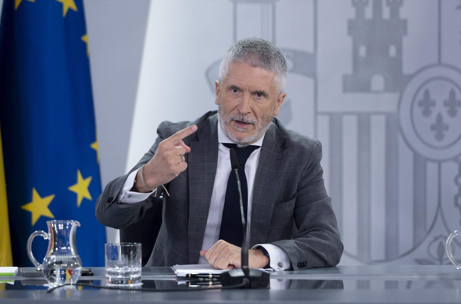 Marlaska critica la "política de tierra arrasada" del PP con los incendios: "Beneficia a la extrema derecha"