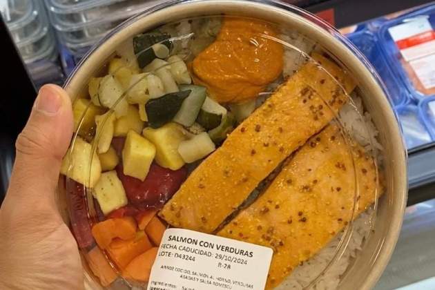 plat de salmó amb verdures plat de salmó amb verdures