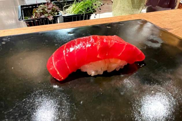 Nigiri de tonyina del restaurant Fukamura Foto Oriol Foix Nigiri de tonyina del restaurant Fukamura Foto Oriol Foix