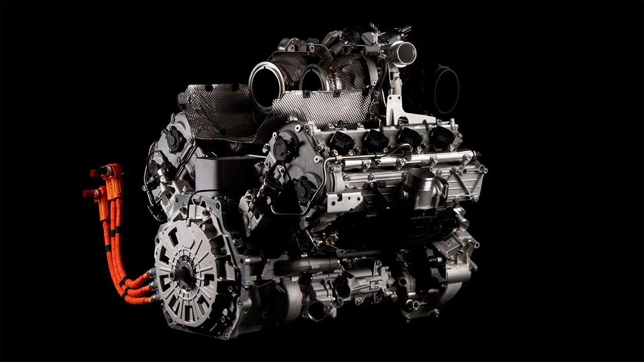 Máximo Sant, pilot aficionat i expert del motor: "Et dic 5 cotxes amb motor V8 que et pots permetre"