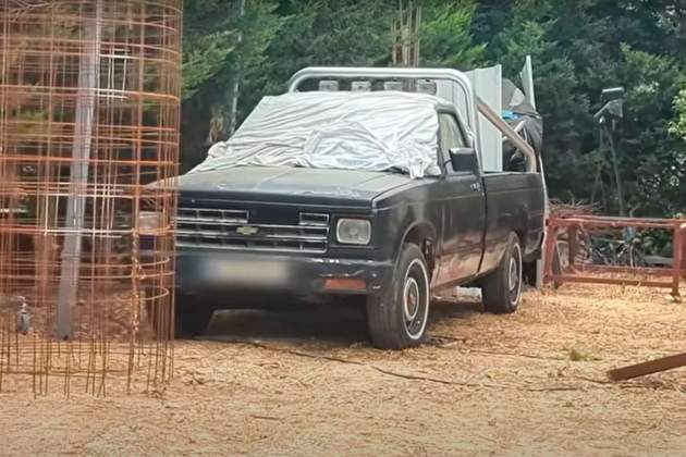 Pick up abans de ser restaurada per Vicesat 1 Pick up abans de ser restaurada per Vicesat 1