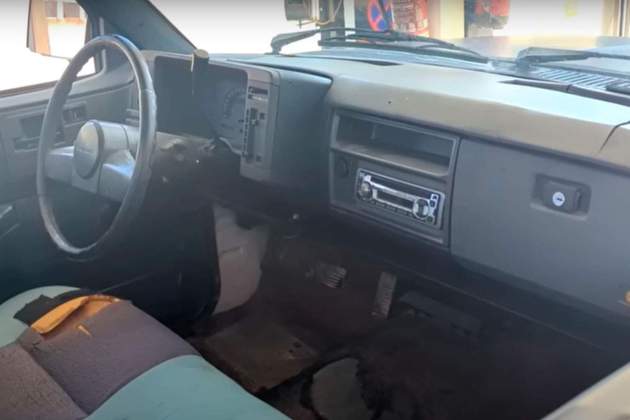 Pick up abans de ser restaurada per Vicesat Pick up abans de ser restaurada per Vicesat
