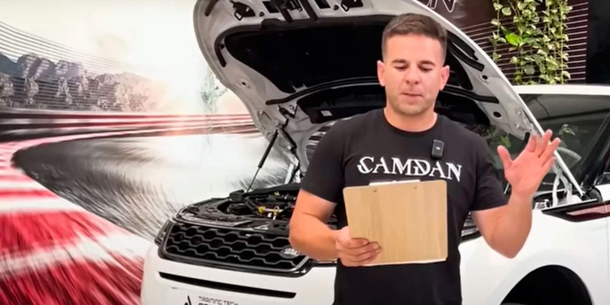 Ángel Gaitán, mecánico: “Revisa esto en tu coche antes de volver de vacaciones”