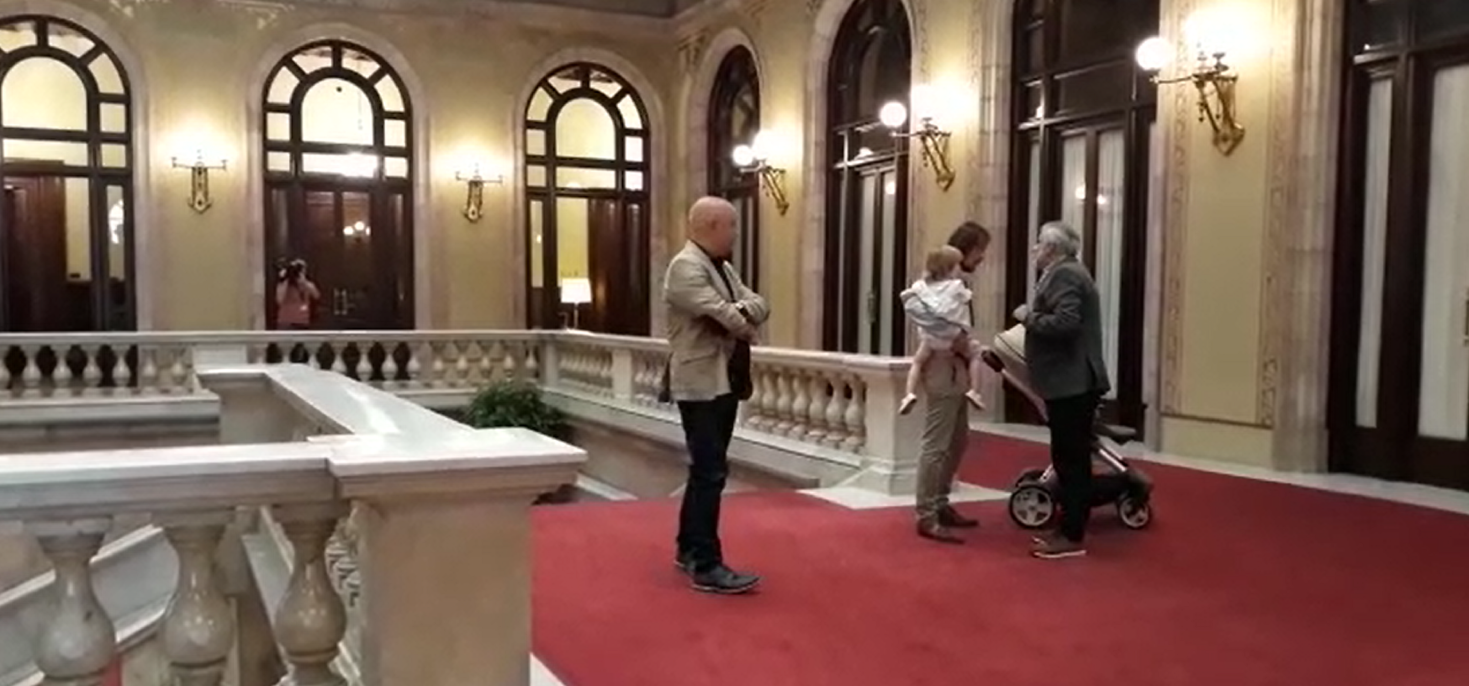 VÍDEO: Carrizosa se enfrenta a un visitante del Parlament