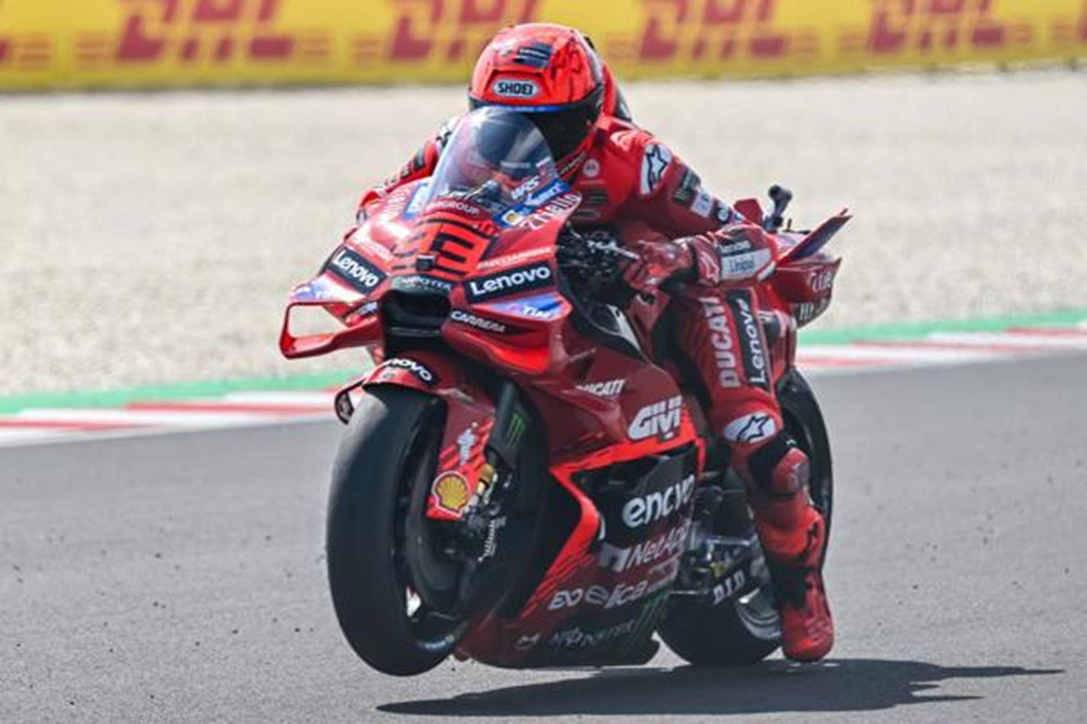 Un Marc Márquez brillante vuela en el sprint de Hungría y demuestra que su dominio no tiene límites