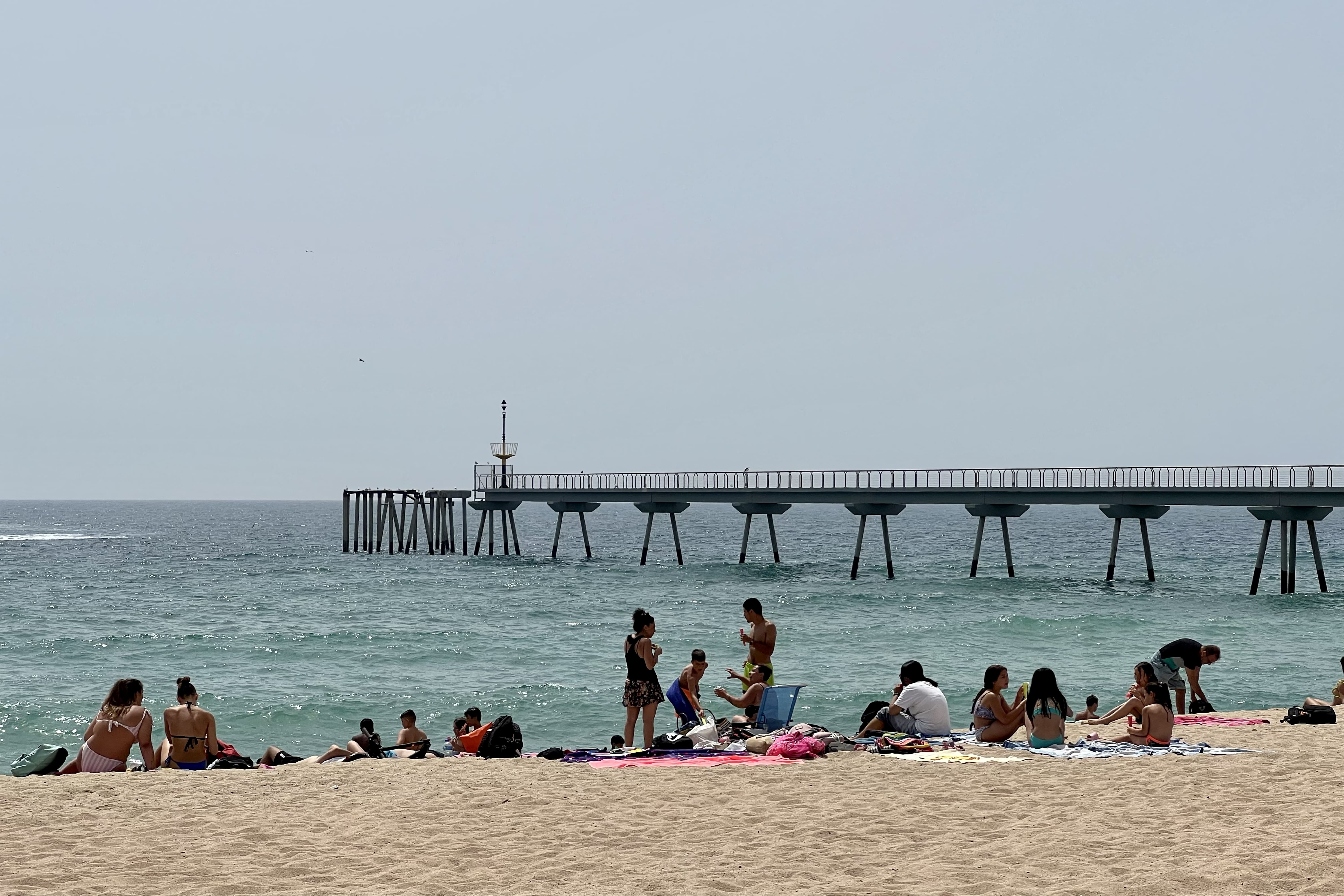 Continua la prohibició de bany a les platges de Badalona, Montgat i Arenys per mala qualitat de l’aigua