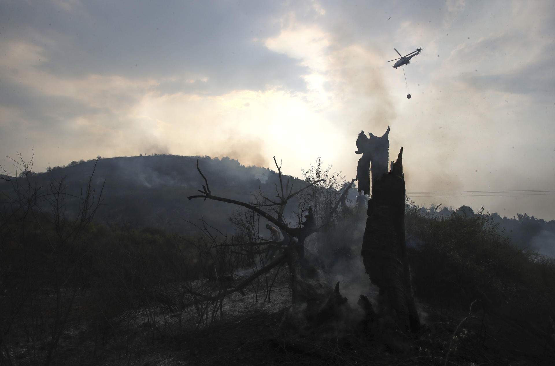 300 persones evacuades pels nous incendis a Lleó en un dia de millora general de la situació