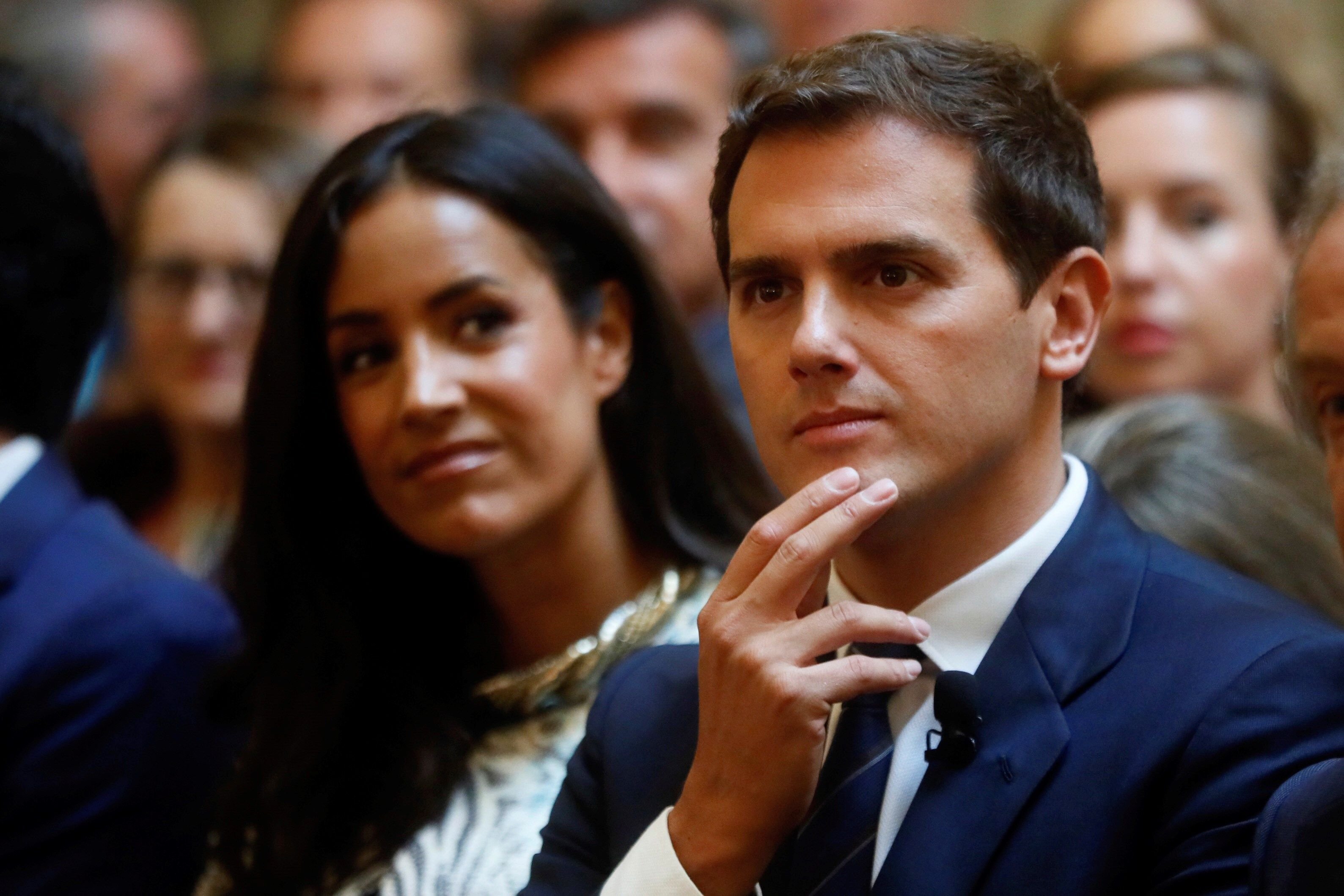 Creus que Albert Rivera ha de dimitir per la polèmica dels màsters?