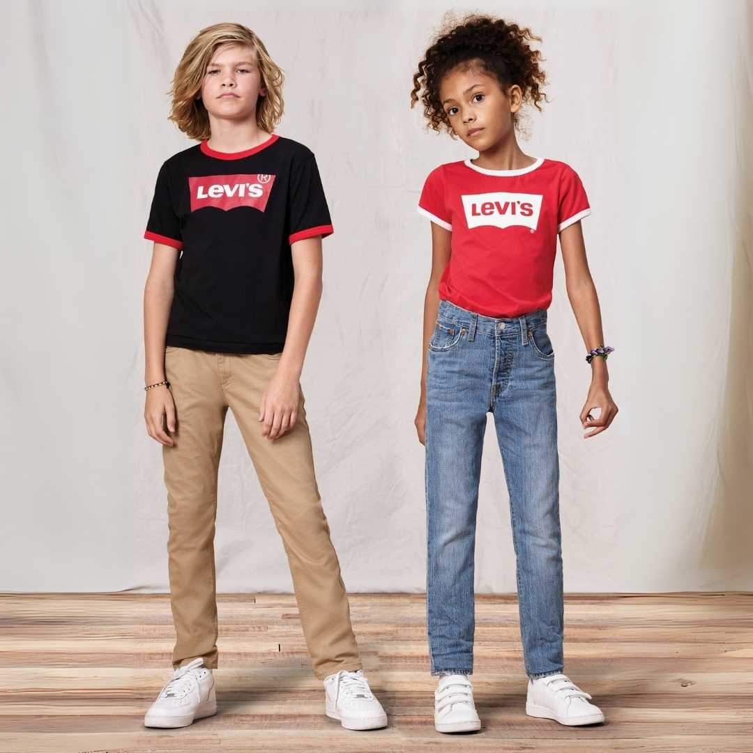 Així és la samarreta Levi’s per a nens que s’esgota cada temporada i ara torna a estar disponible